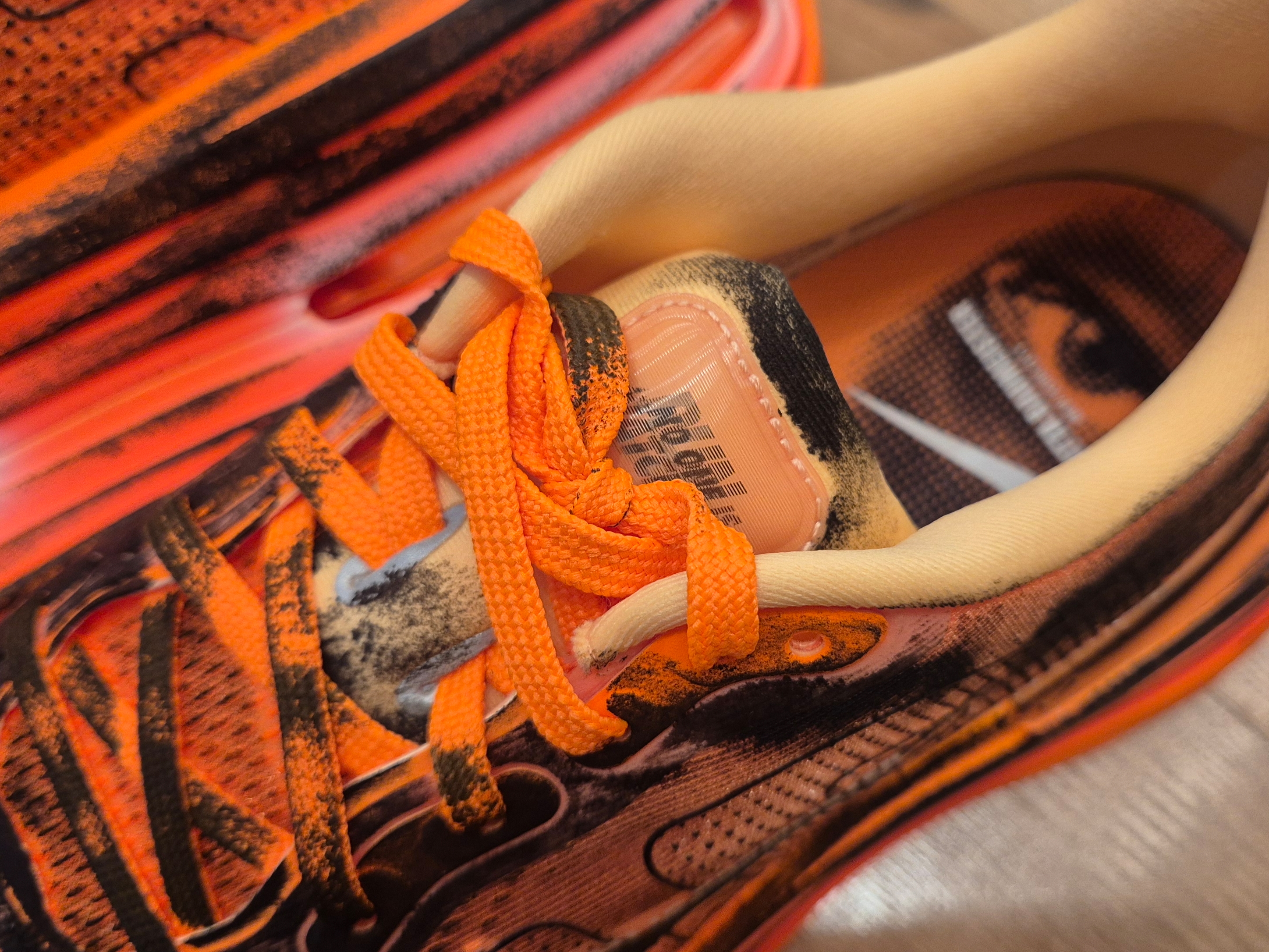 (W) Nike x Melitta Baumeister Vomero Premium Total Orange and Orange Chalk 착용 스타일 - 3