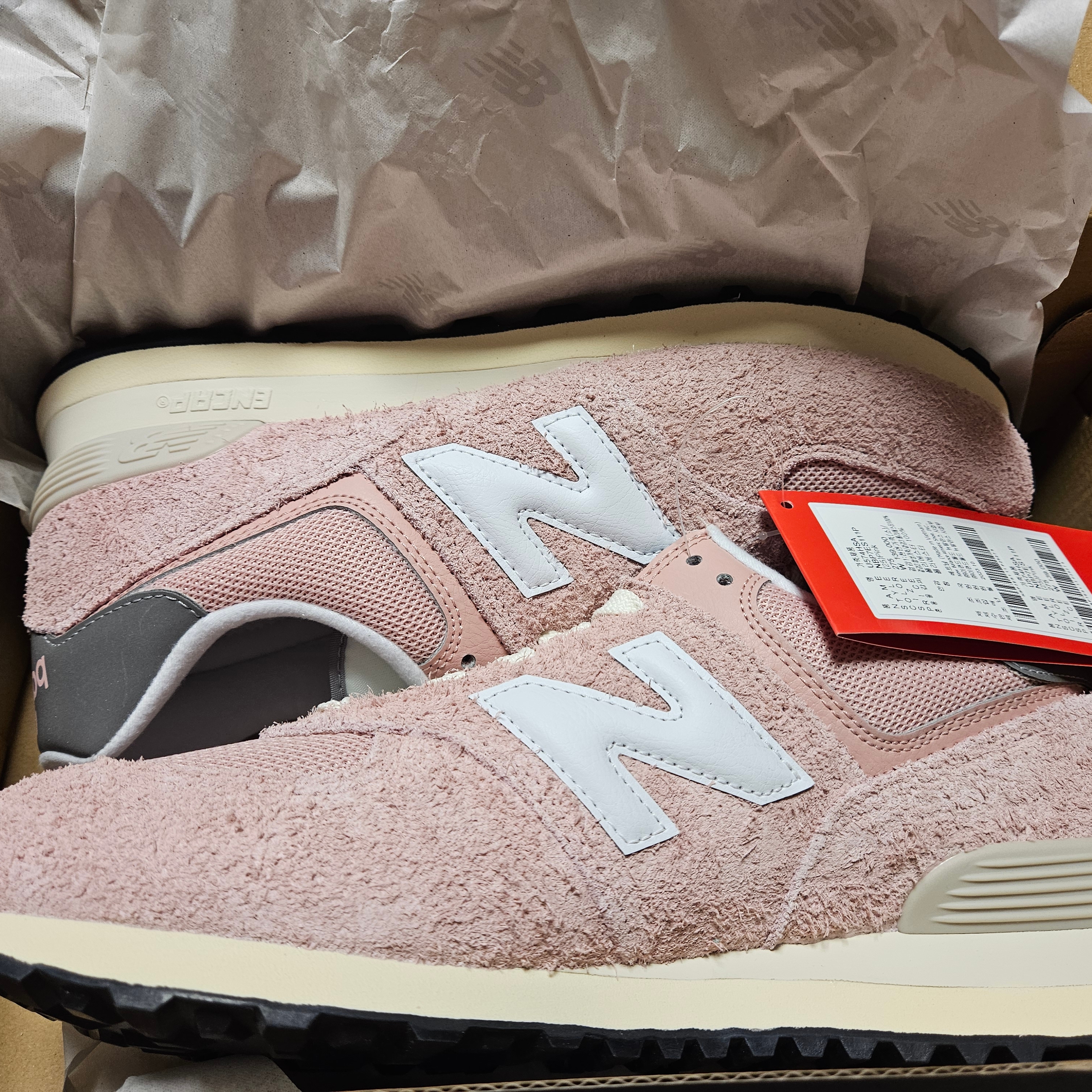 New Balance 574 Heritage Mellow Pink 착용 스타일