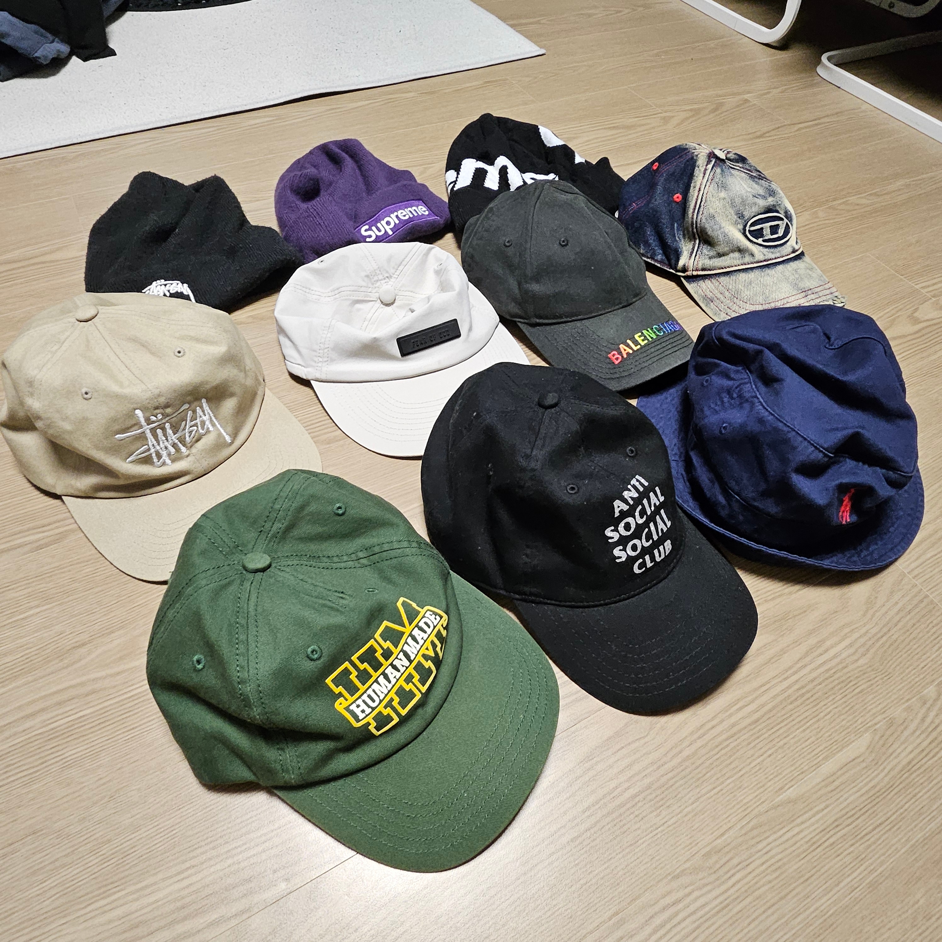 Human Made 5-Panel Twill Cap #1 Green, Stussy Basic Strapback Cap Khaki 착용 스타일 - 2