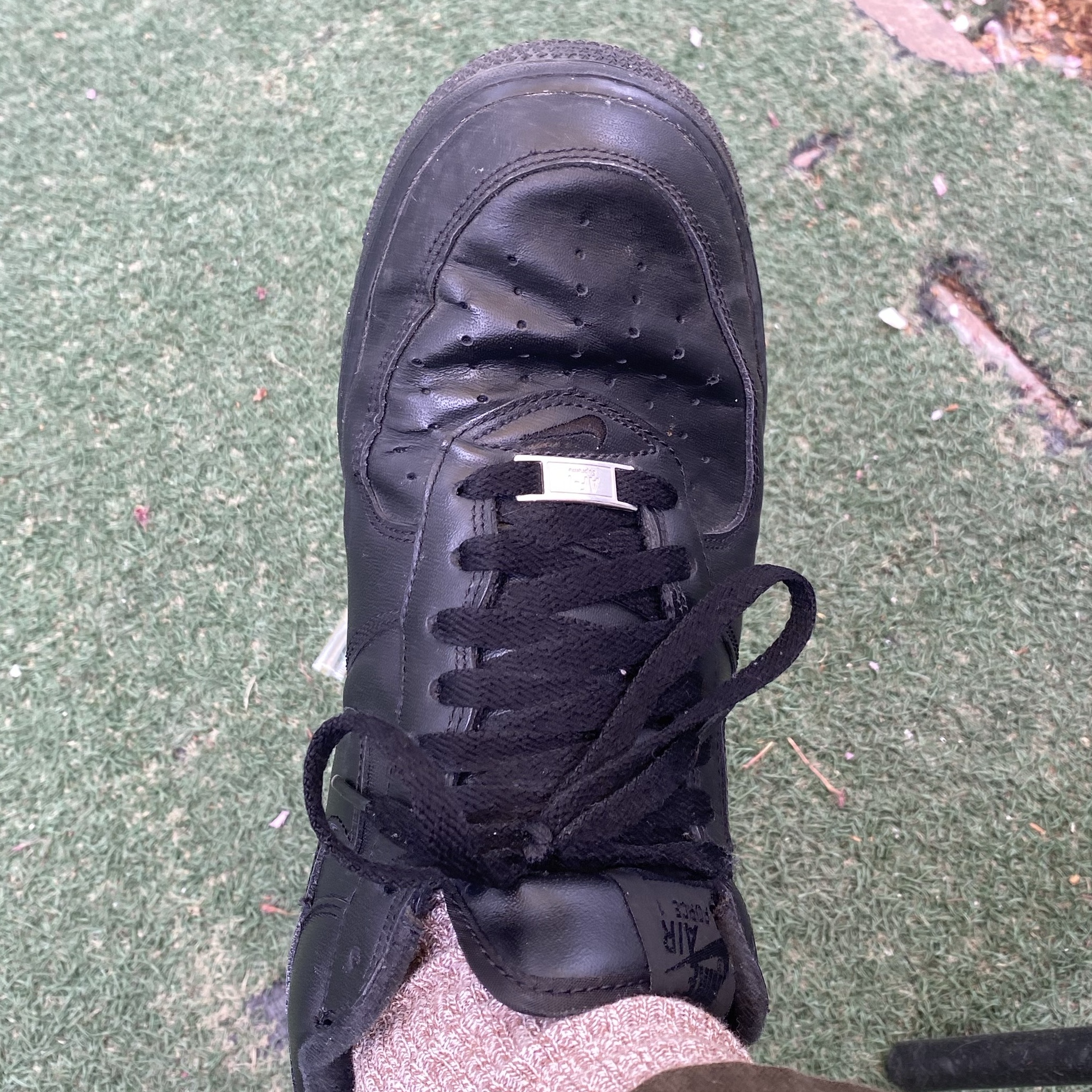 Nike x Supreme Air Force 1 Low Black 착용 스타일 - 3