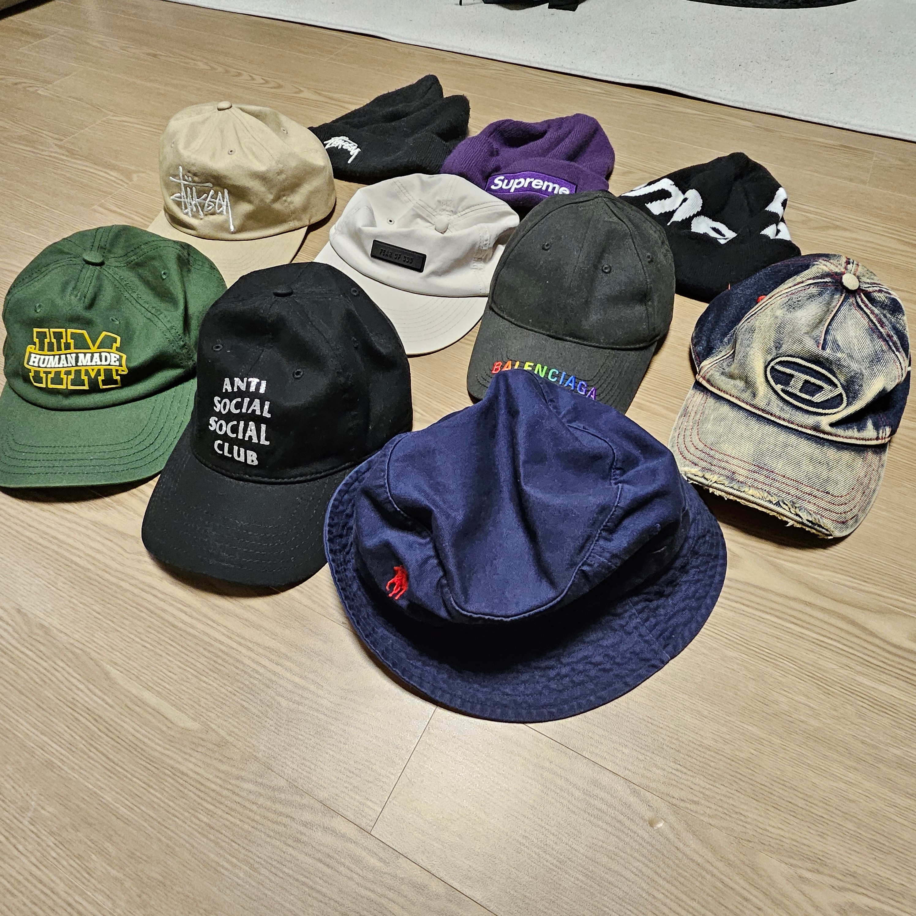 Human Made 5-Panel Twill Cap #1 Green, Stussy Basic Strapback Cap Khaki 착용 스타일 - 3