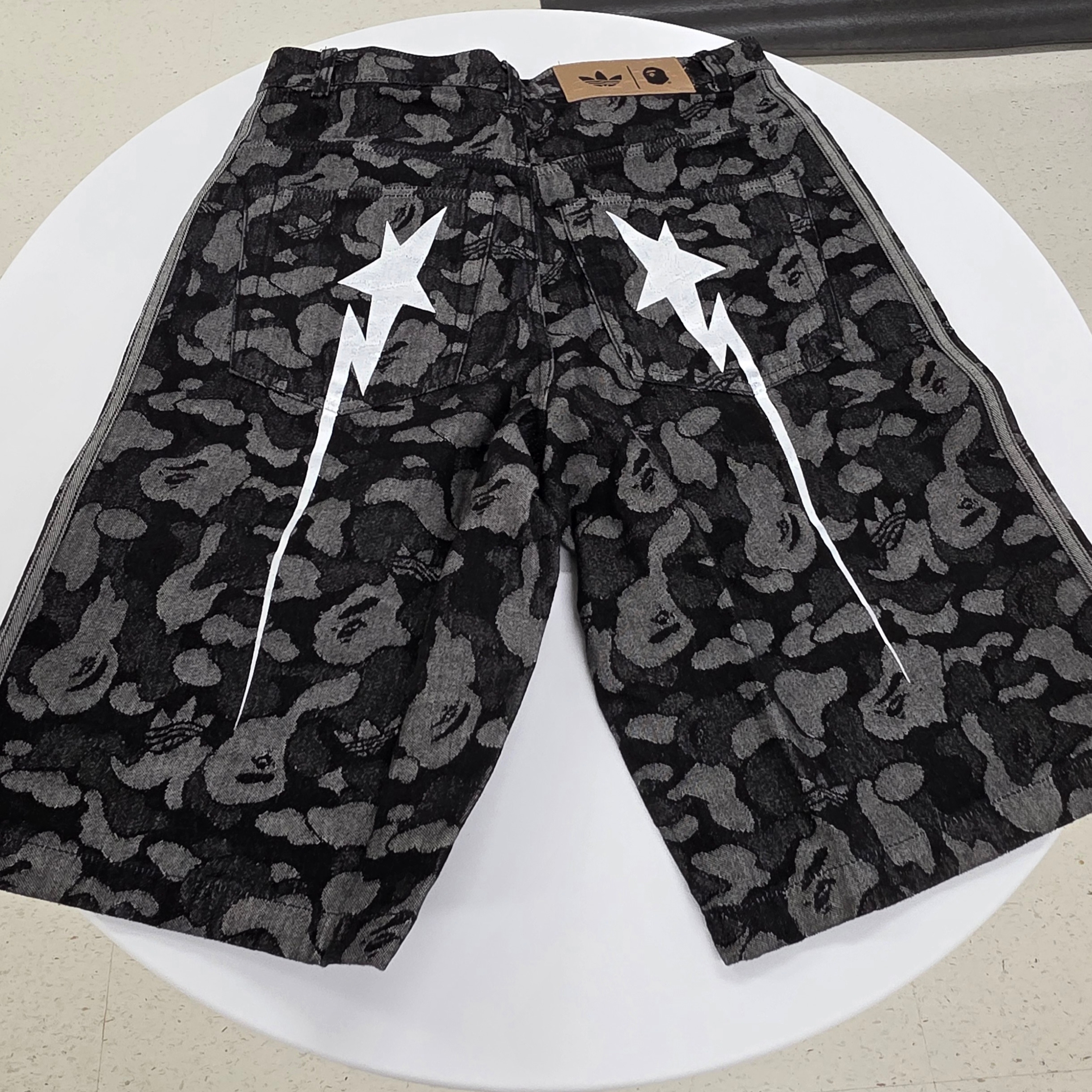 Adidas x BAPE Shark Denim Shorts Black - KR Sizing 착용 스타일 - 2