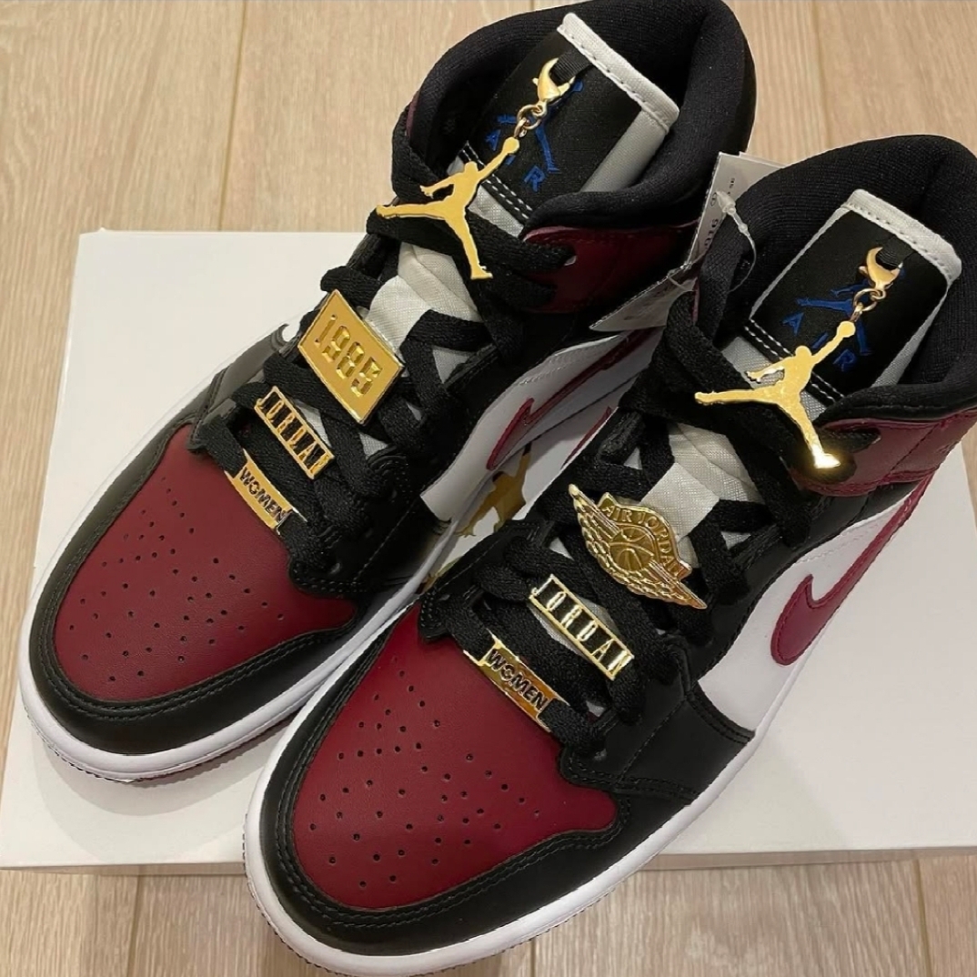(W) Jordan 1 Mid SE Dark Beetroot 착용 스타일
