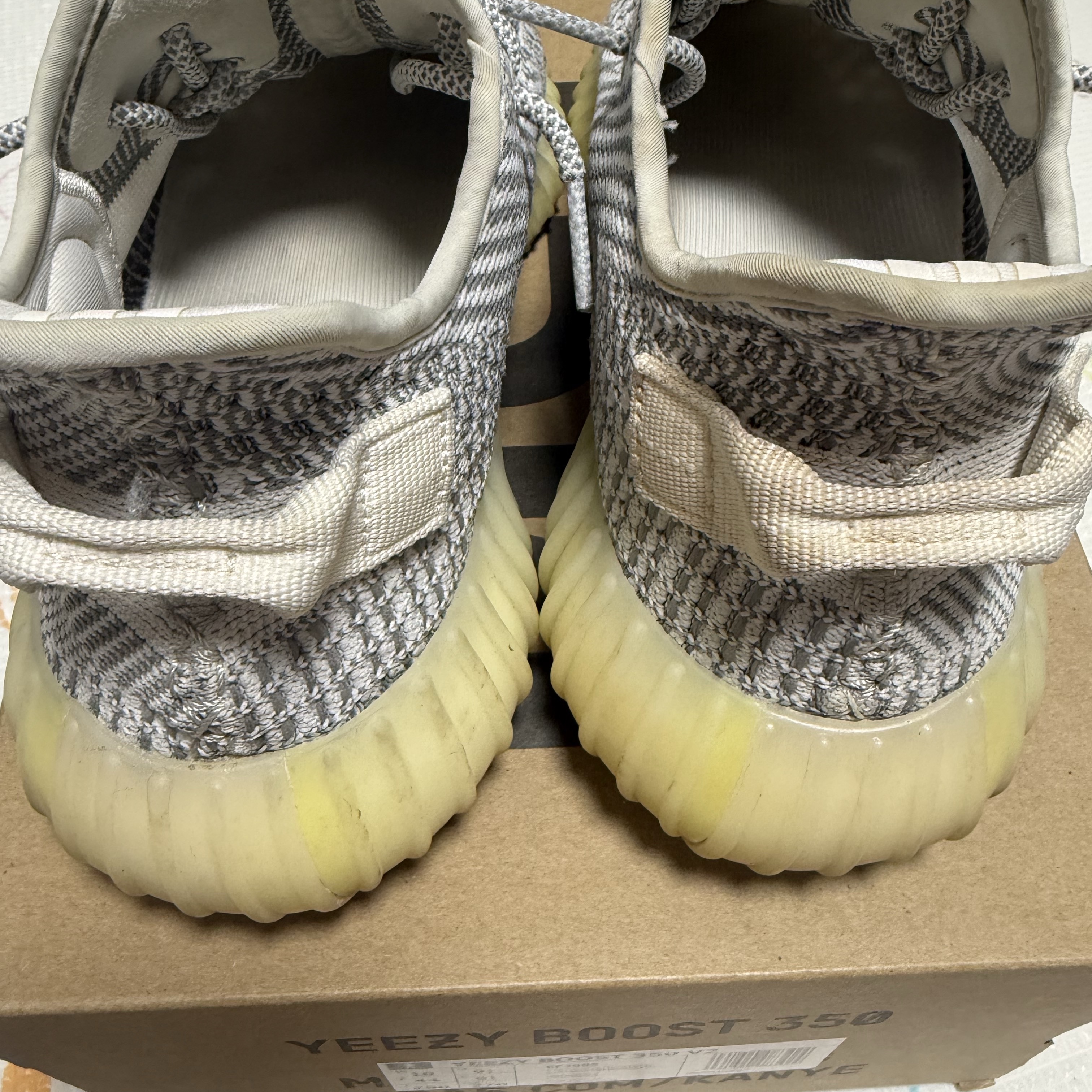 Adidas Yeezy Boost 350 V2 Static - Non-Reflective 2018 착용 스타일