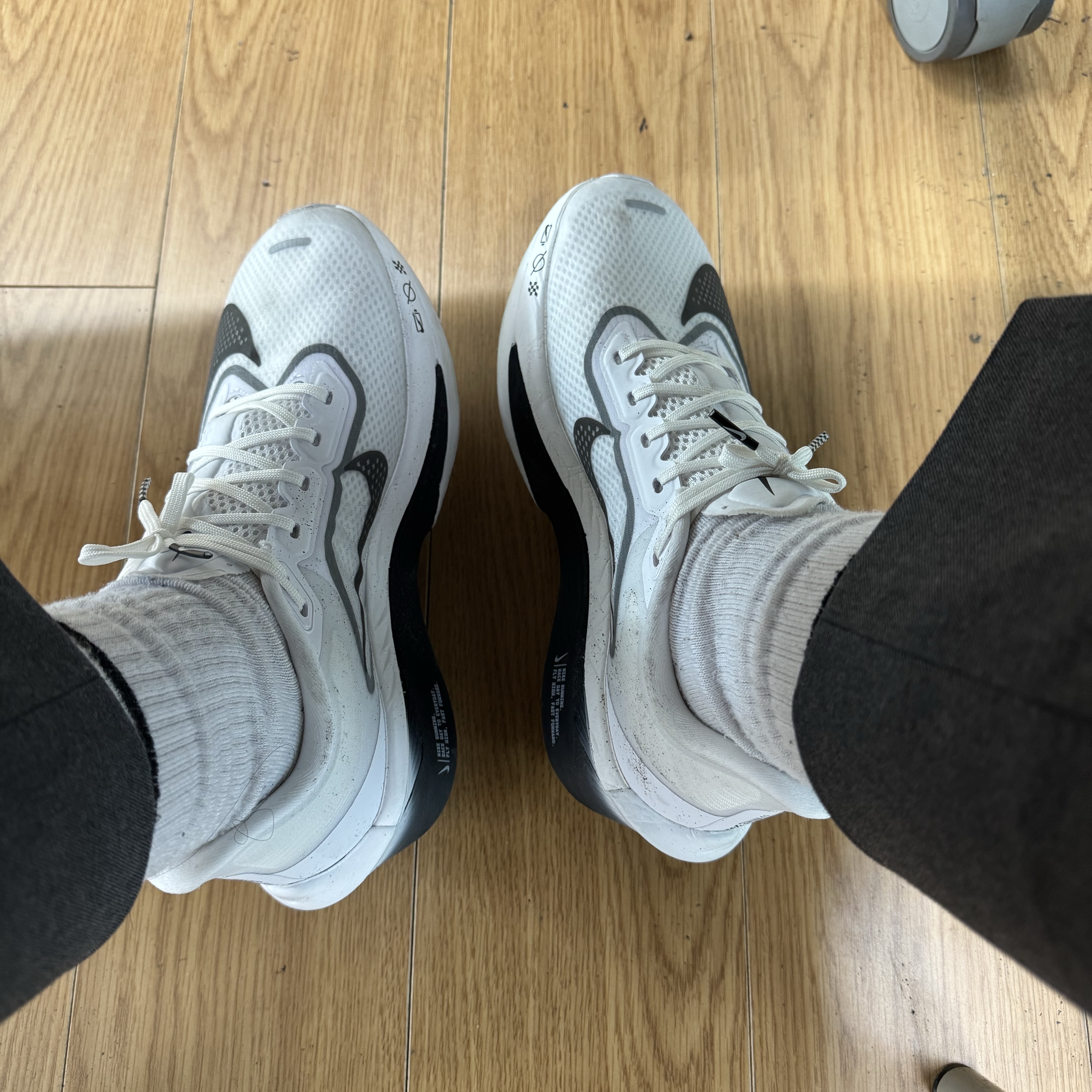 Nike Zoom Fly 6 White Smoke Grey 착용 스타일