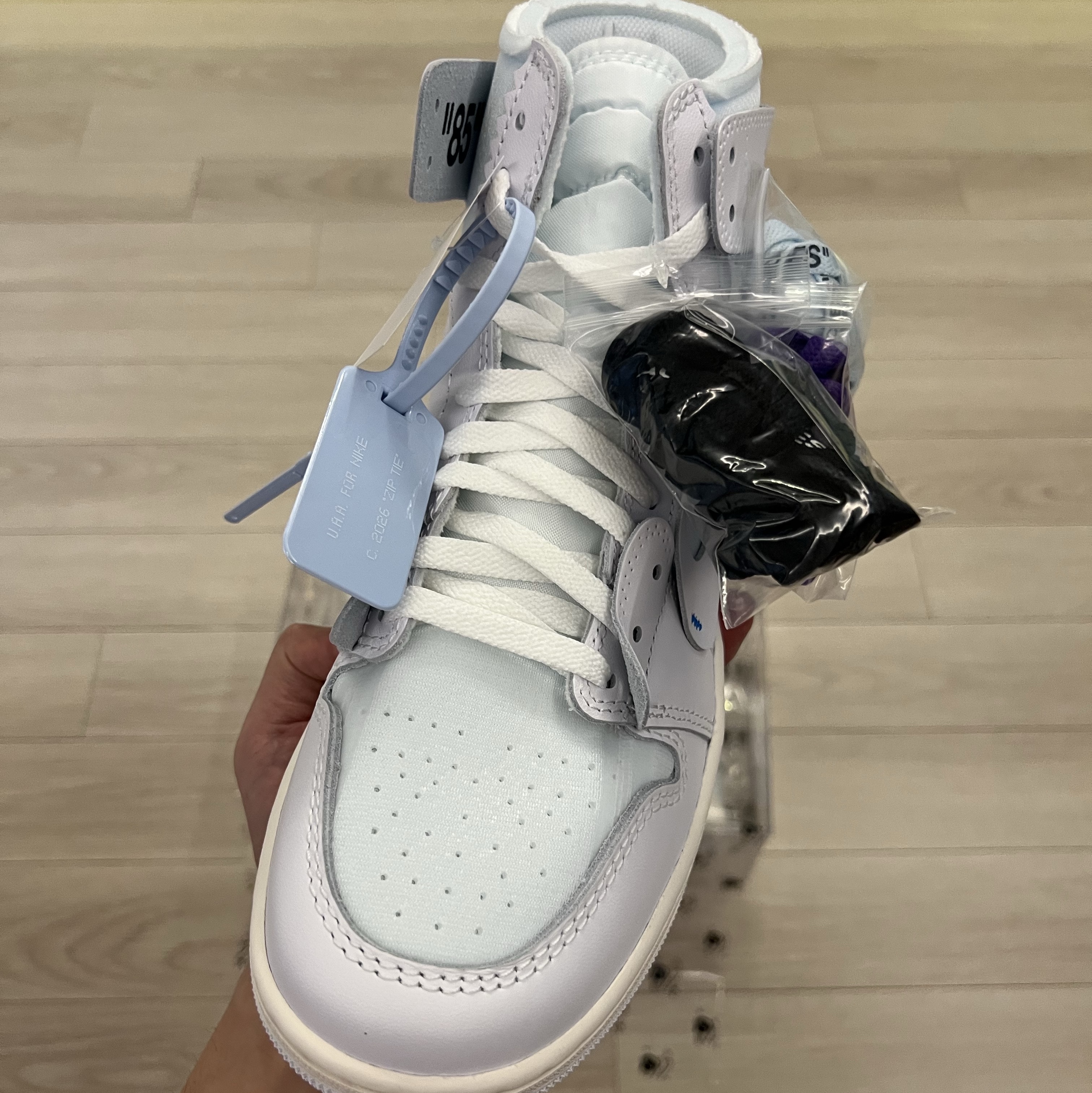 Jordan 1 x Virgil Abloh Archive Retro High Alaska White 착용 스타일 - 2