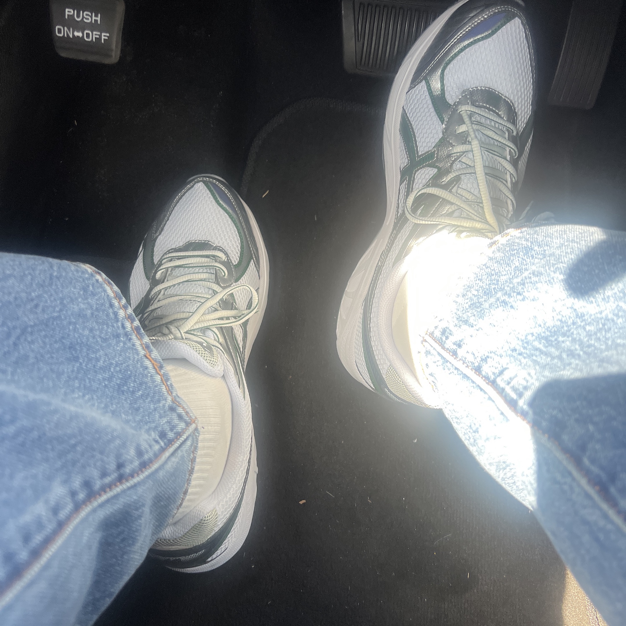 Asics GT-2160 White Shamrock Green 착용 스타일
