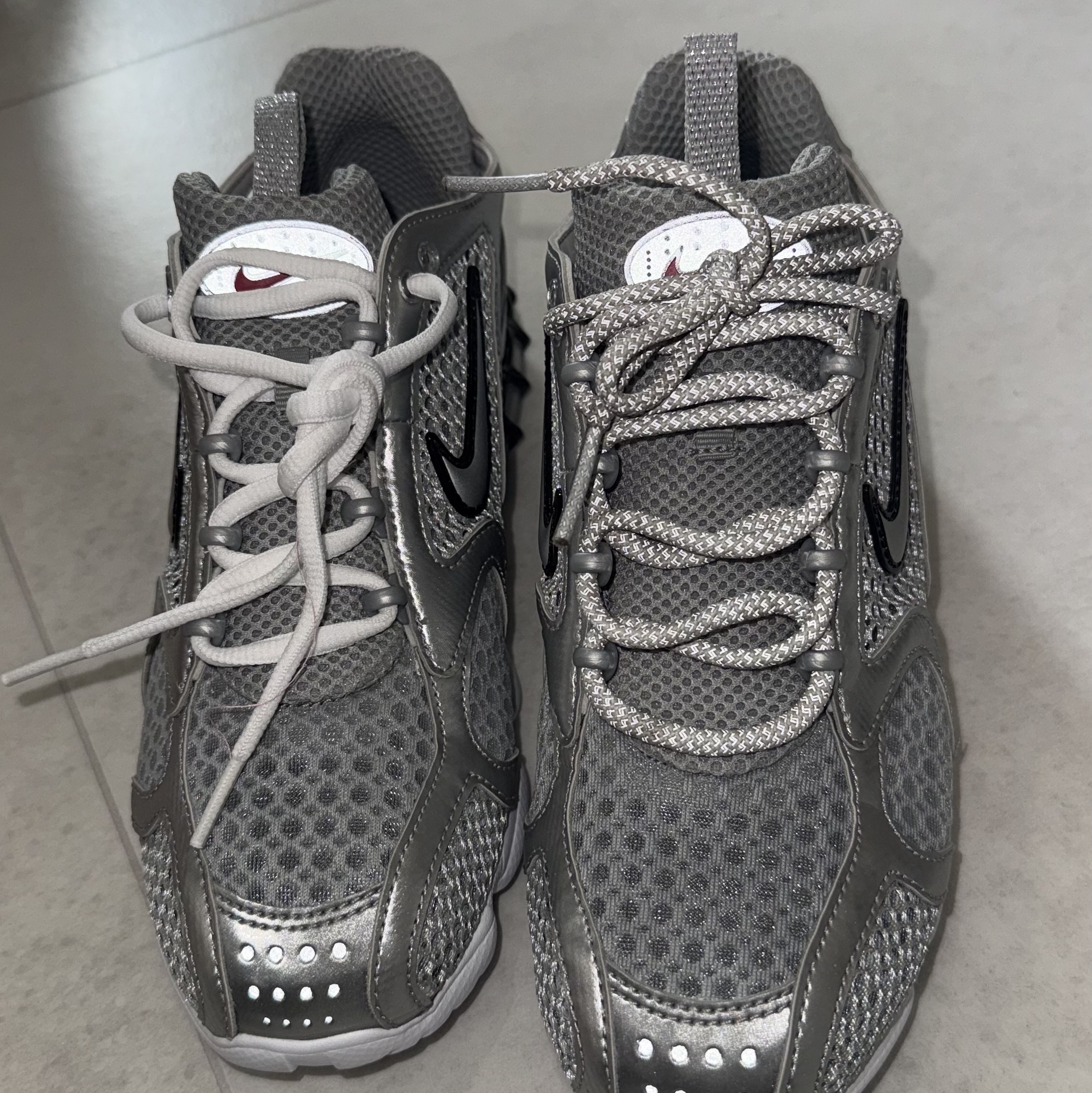 Nike Air Zoom Spiridon Cage 2 Metallic Silver, Adidas Yeezy Boost 350 V2 Yeshaya - Non-Reflective 착용 스타일 - 1