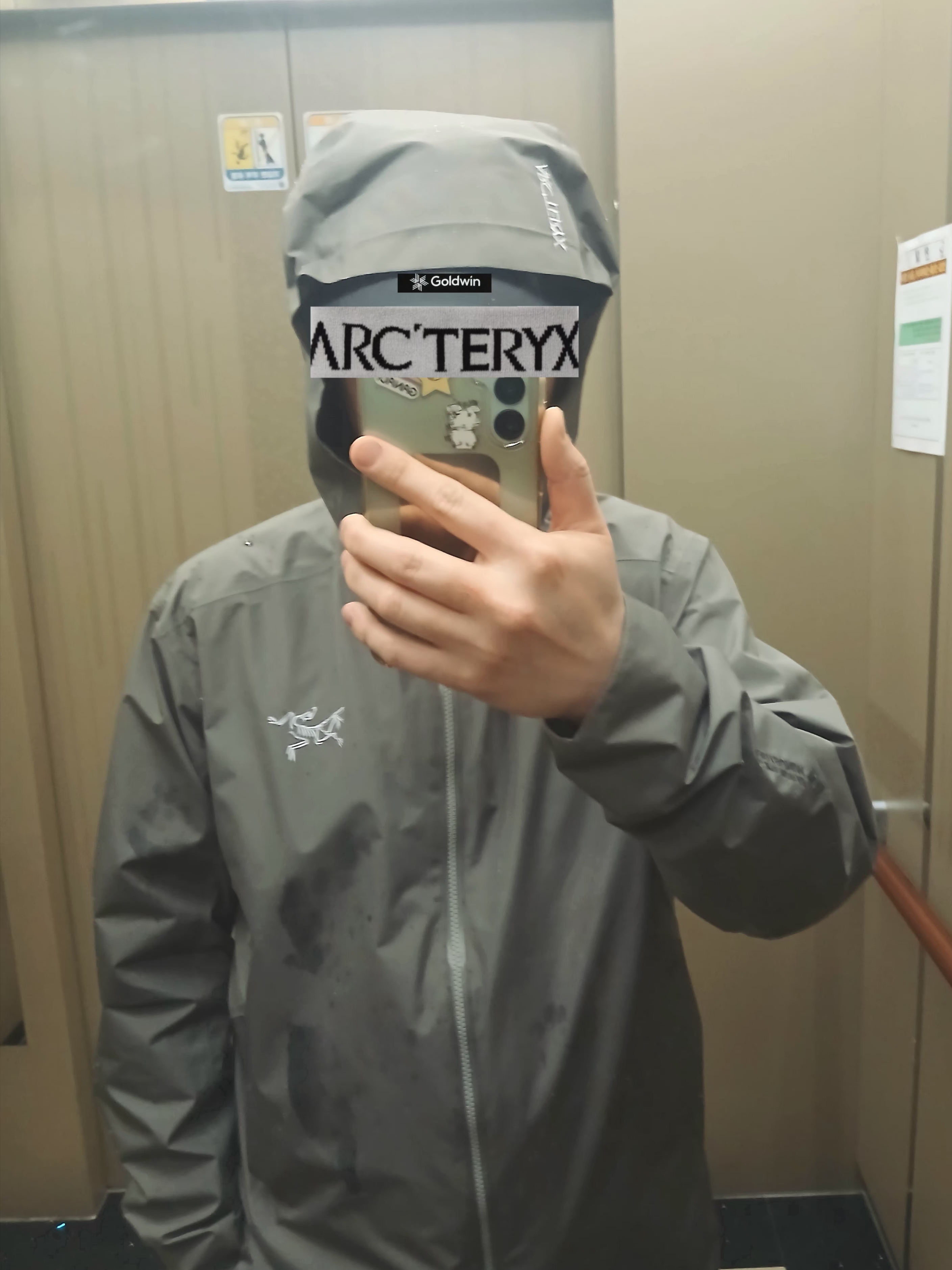 Arc'teryx Solano Hoody Forage, Goldwin Gore-Tex 3L Cap Black 착용 스타일 - 1
