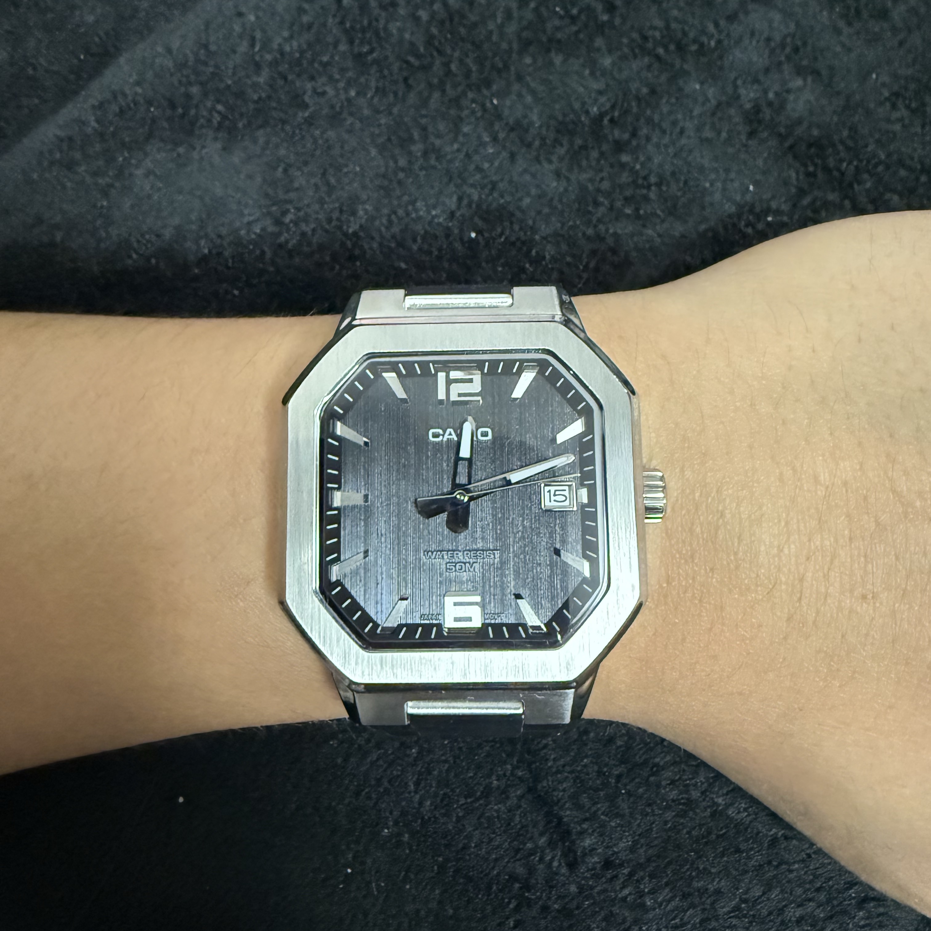 Casio MTP-B195D-1AV 착용 스타일 - 2