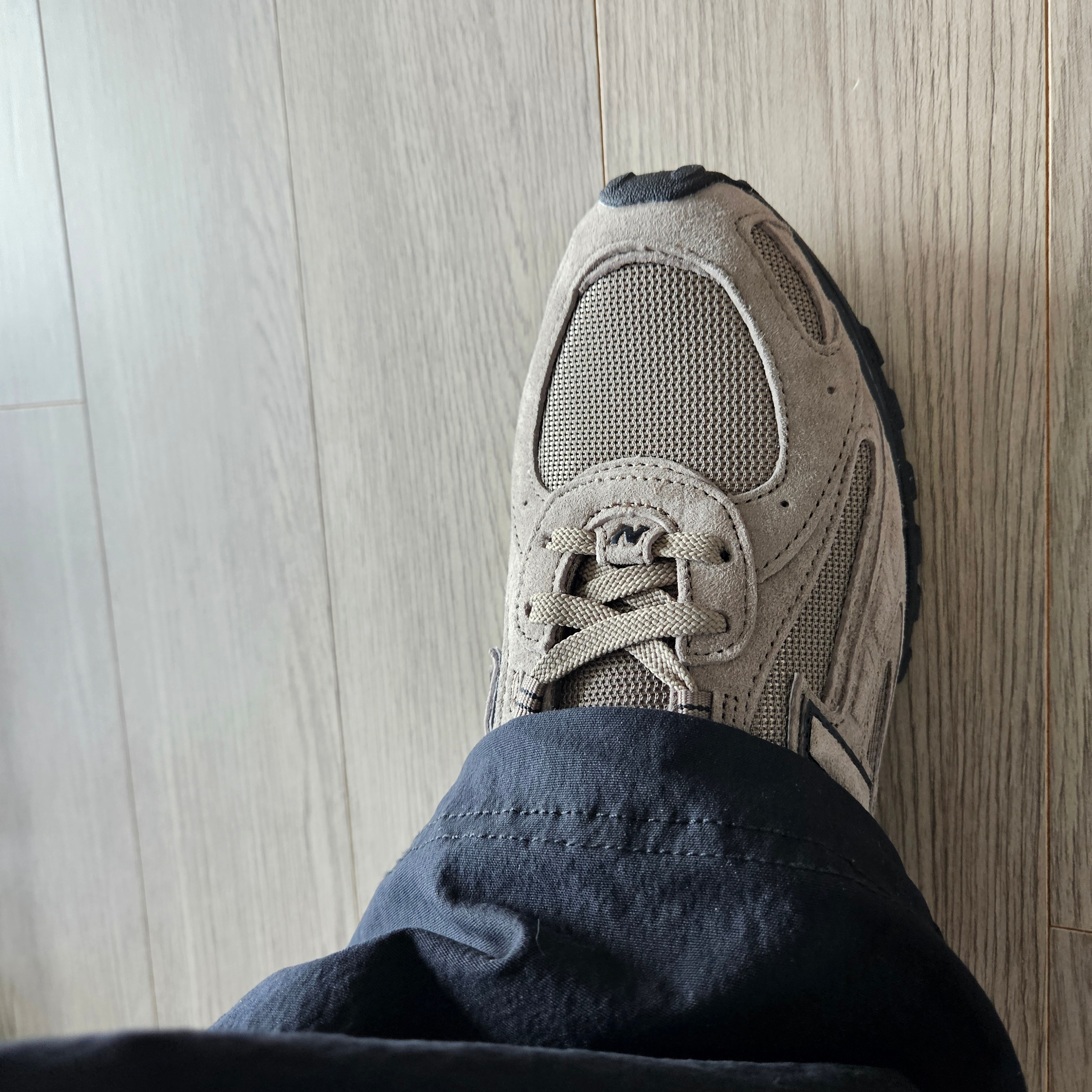 New Balance 204L Year of the Horse Thunder Brown Black 착용 스타일