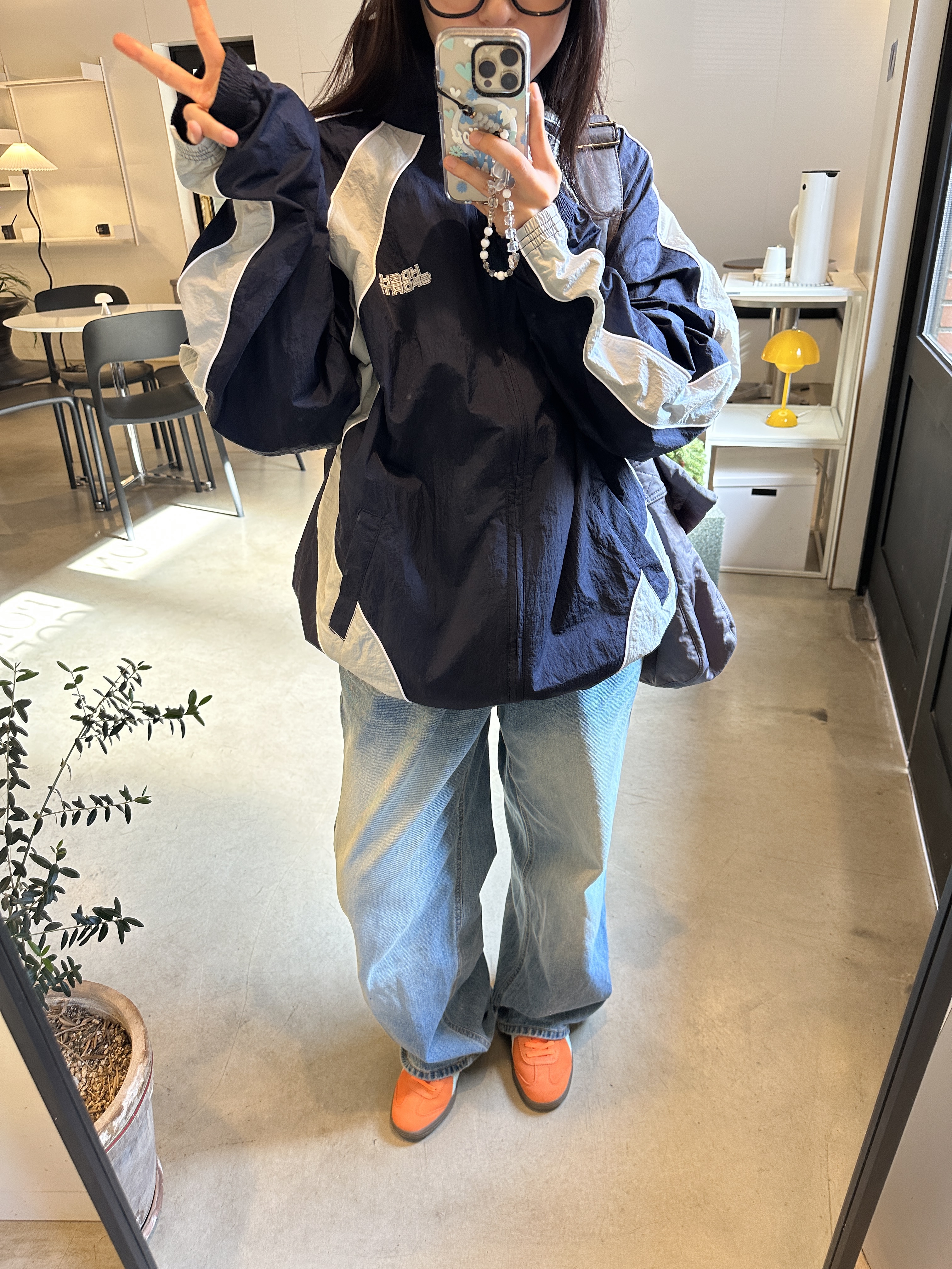 Onitsuka Tiger Tokuten Sun Peach Pale Blue 착용 스타일 - 1