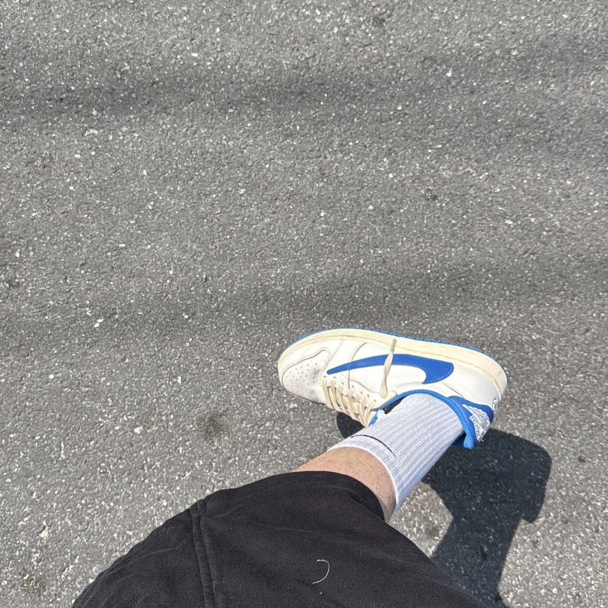 Jordan 1 x Travis Scott x Fragment Retro Low OG SP Sail Military Blue 착용 스타일