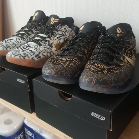 Nike Kobe 11 Protro Black and Metallic Gold 착용 스타일 - 2