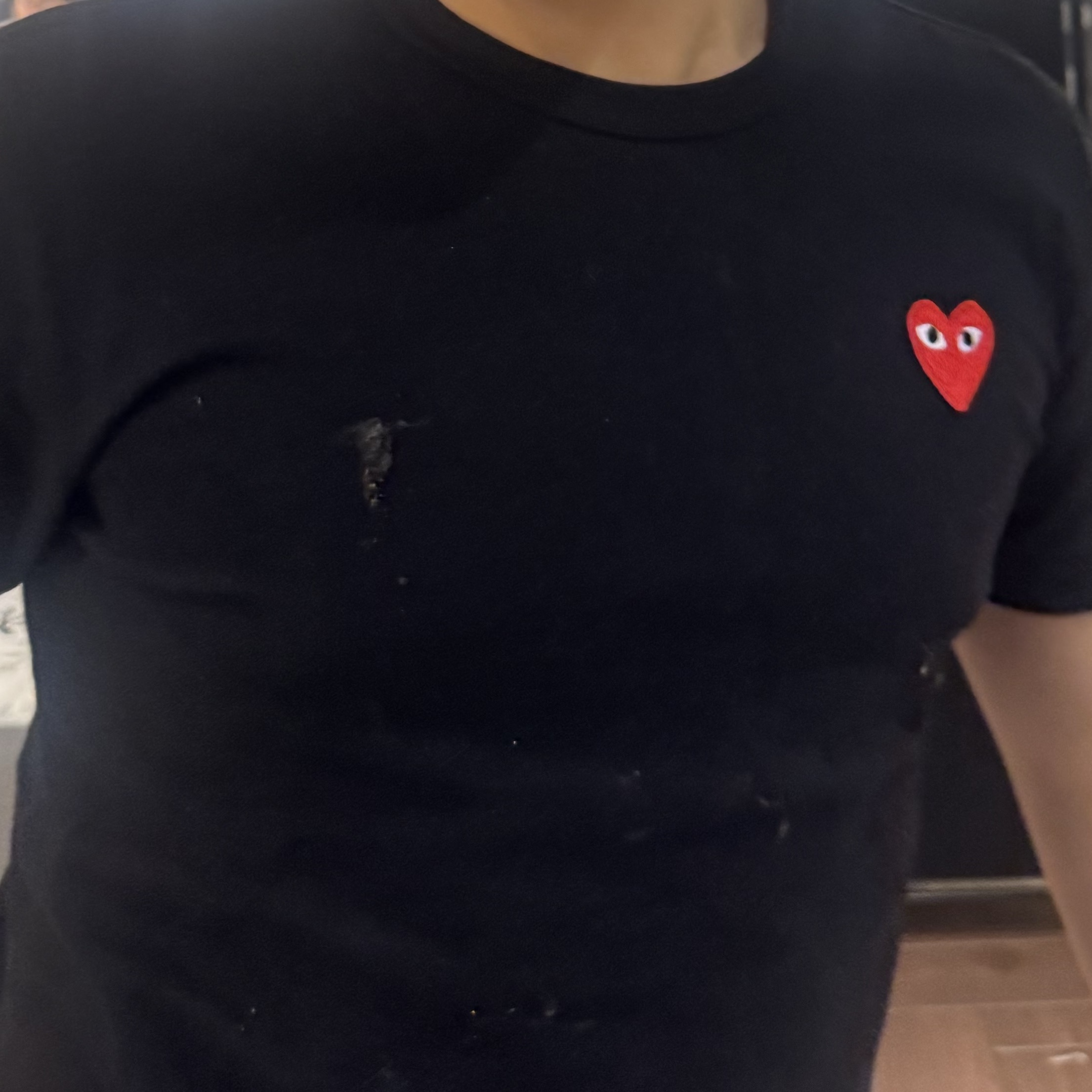 Play Comme des Garcons Red Heart T-Shirt Black 착용 스타일