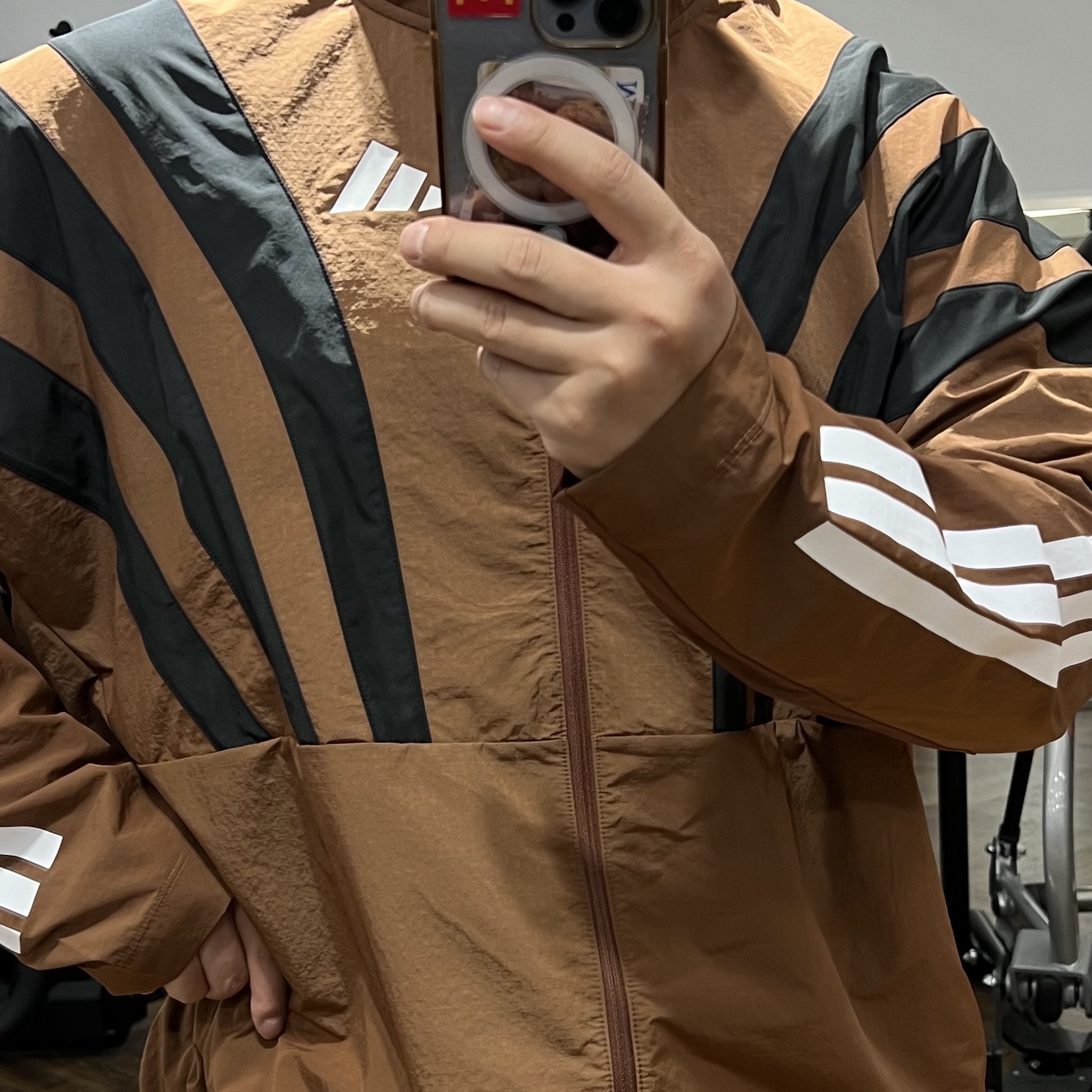 Adidas x Pharrell Williams Humanrace Adizero Archive Running Jacket Preloved Brown - KR Sizing, Adidas x Pharrell Williams Humanrace Adizero Archive Running 3Inch Shorts Preloved Brown - KR Sizing 착용 스타일 - 4