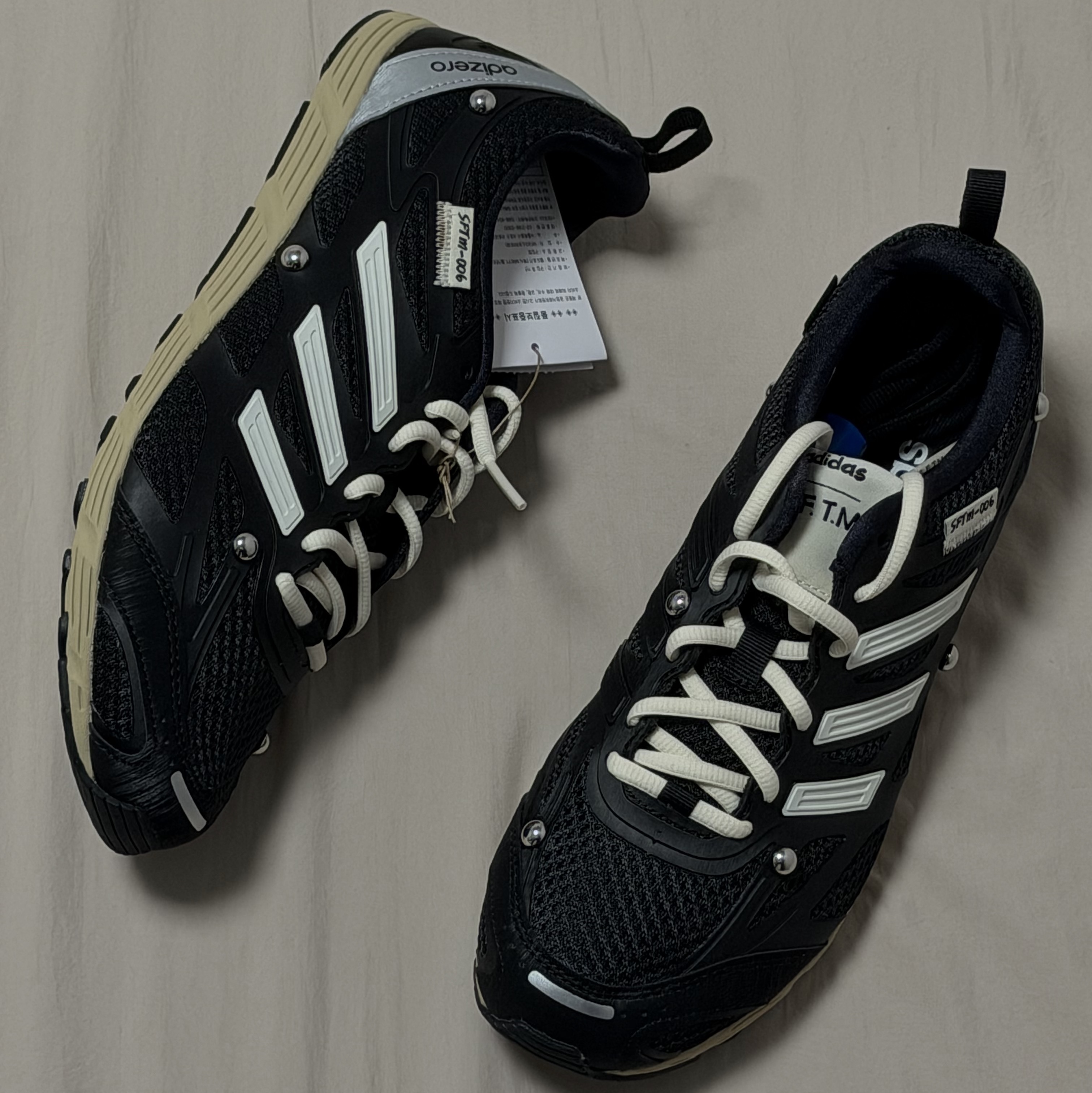 Adidas x Song for the Mute Adizero PR Core Black Cream White 착용 스타일