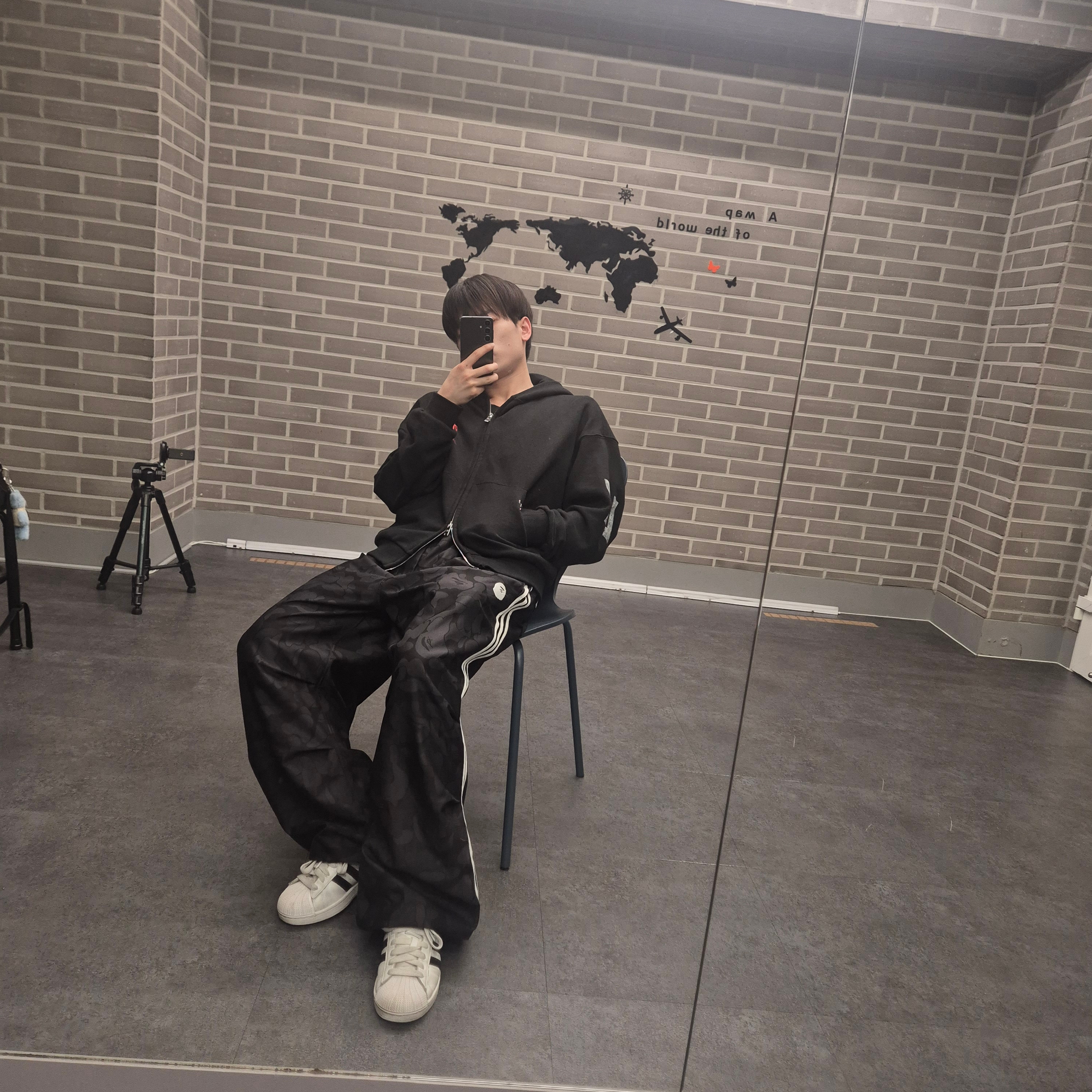 Adidas x BAPE Jacquard Pants Black - KR Sizing, Adidas x BAPE Jacquard Pants Black - US Sizing 착용 스타일 - 3