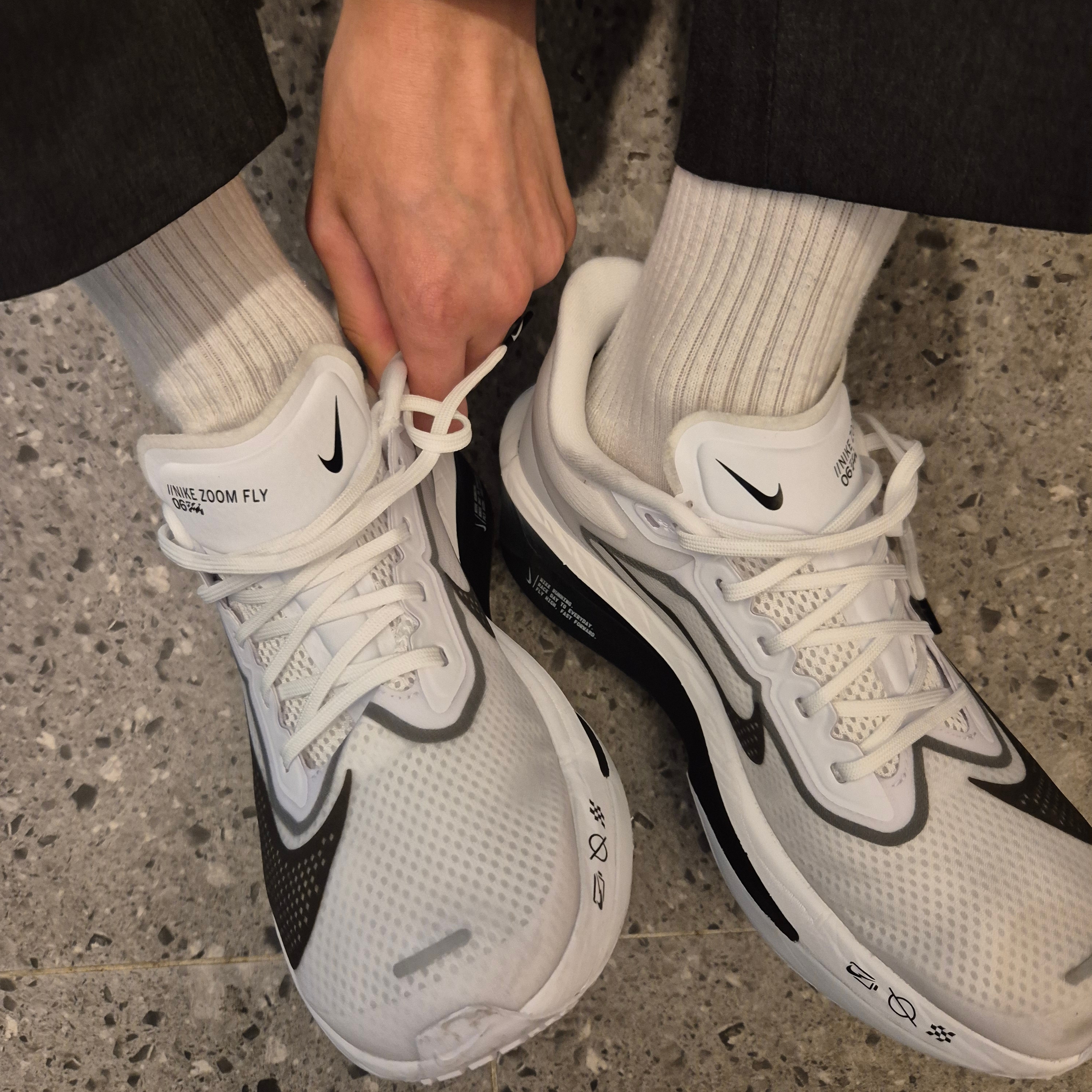 Nike Zoom Fly 6 White Smoke Grey 착용 스타일