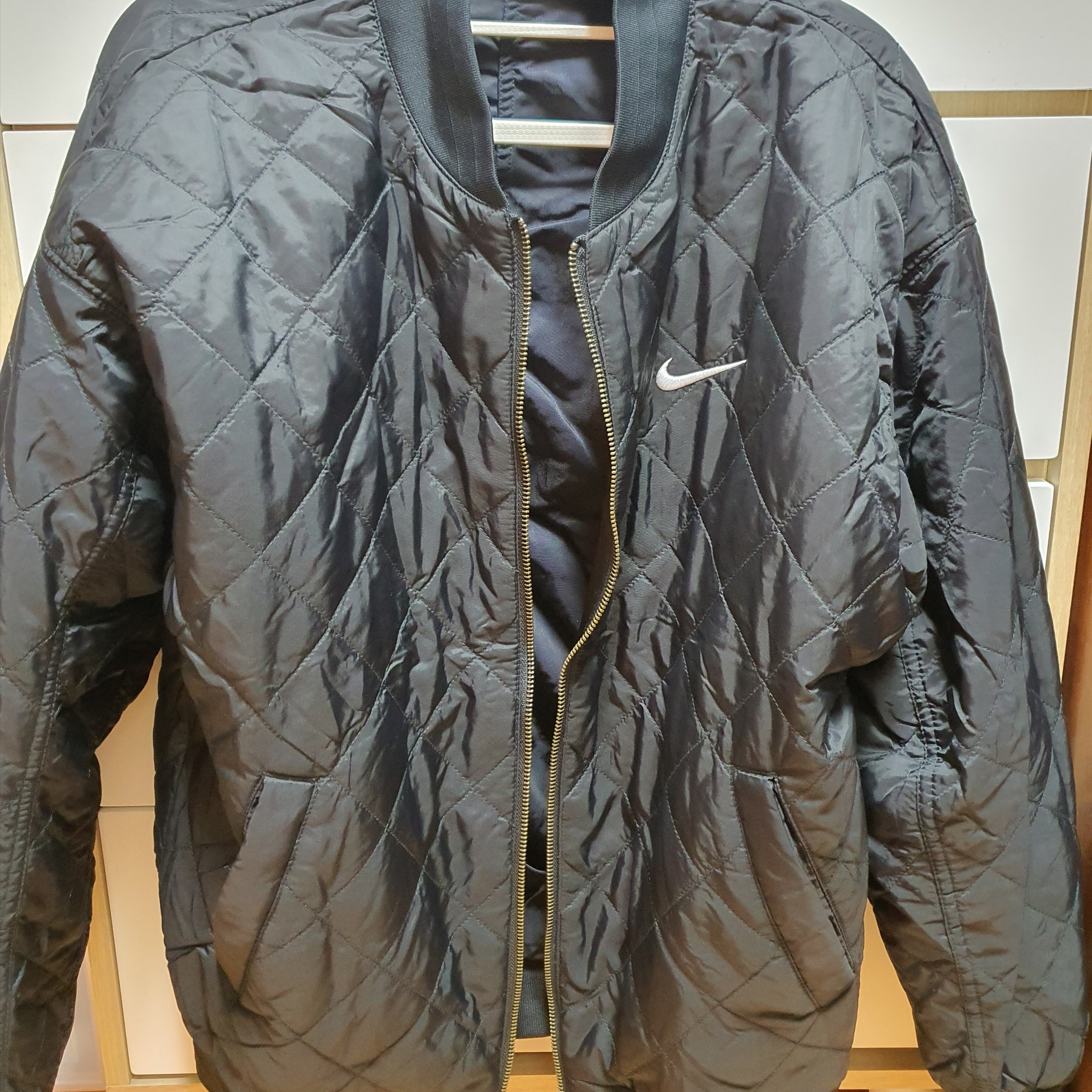 (W) Nike NSW Reversible Varsity Bomber Jacket Black - Asia 착용 스타일