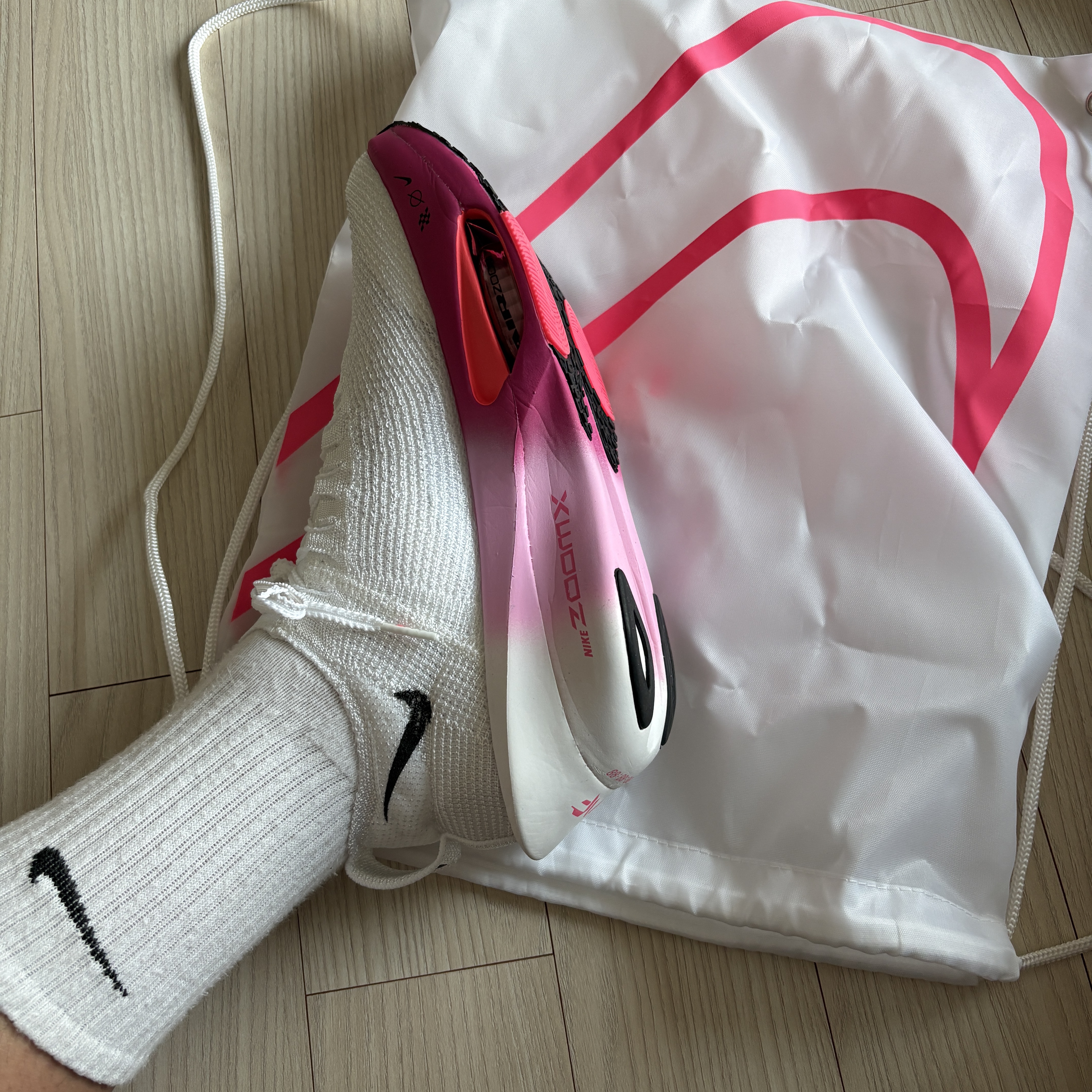 Nike Air Zoom Alphafly Next% 3 Hyper Pink 착용 스타일 - 1