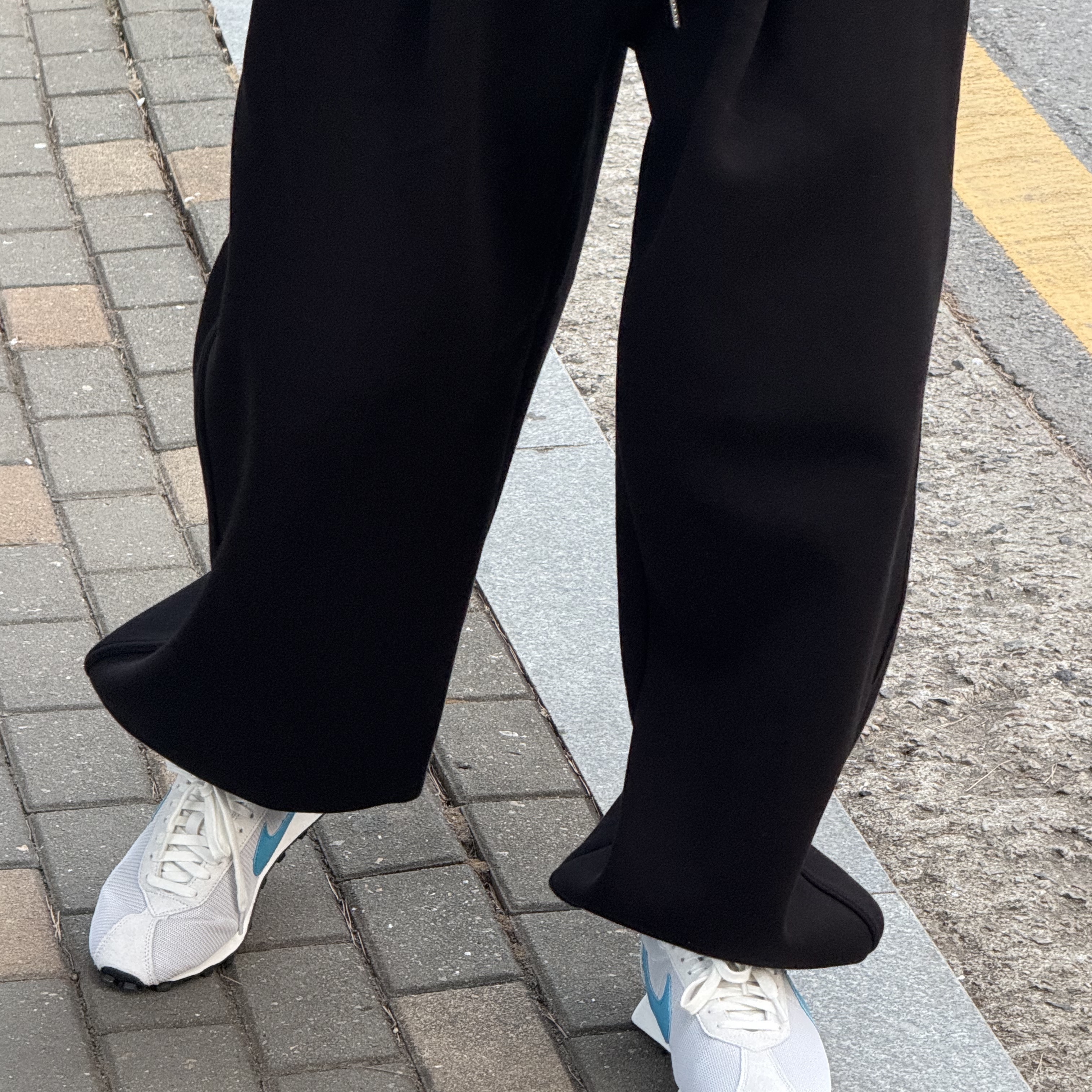 Undermycar Mu.03 Anti Fxxking Logo Play Oversized Sweat Jogger Black 착용 스타일
