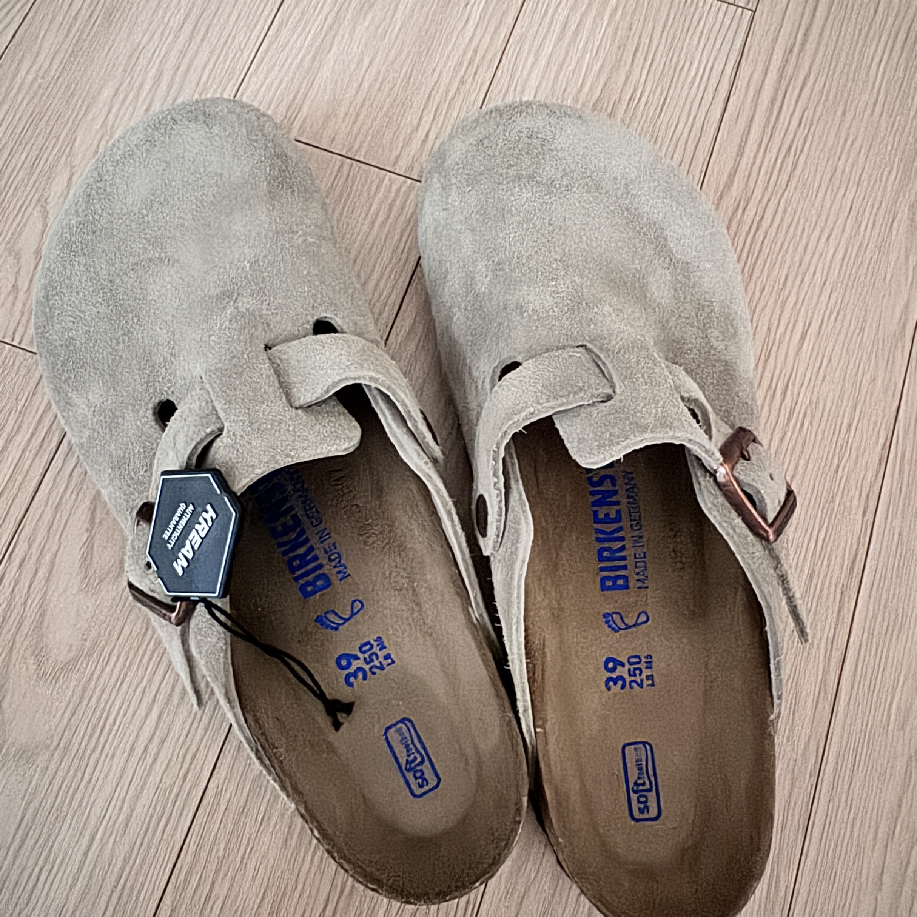 Birkenstock Boston Soft Footbed Taupe - Regular 착용 스타일