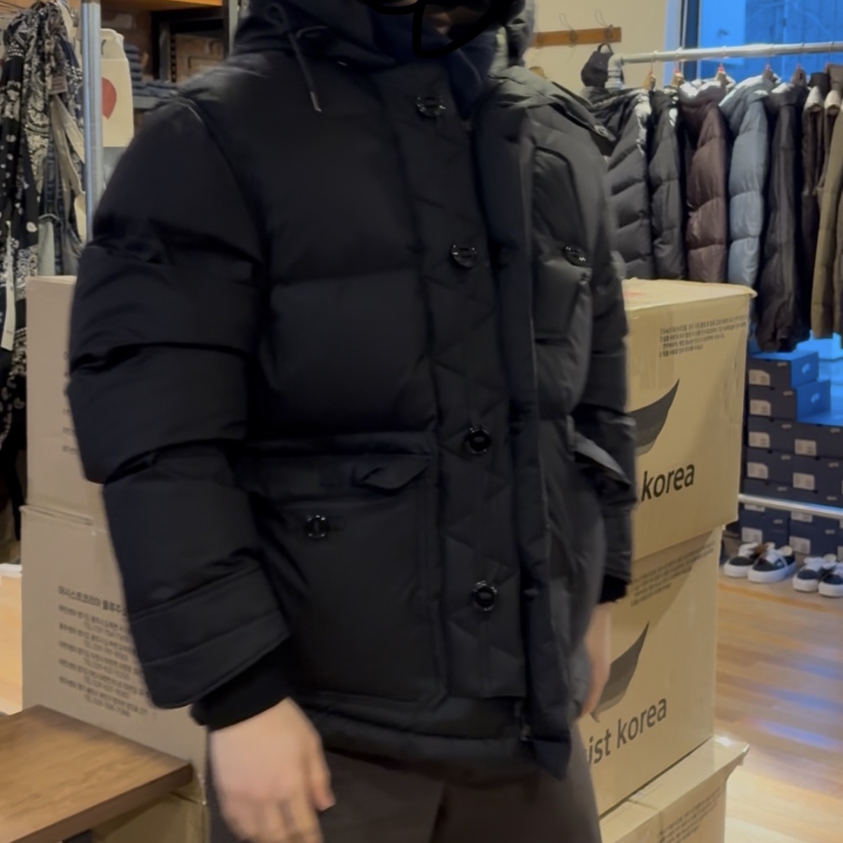 Eastlogue Utility Shield Parka Black 착용 스타일