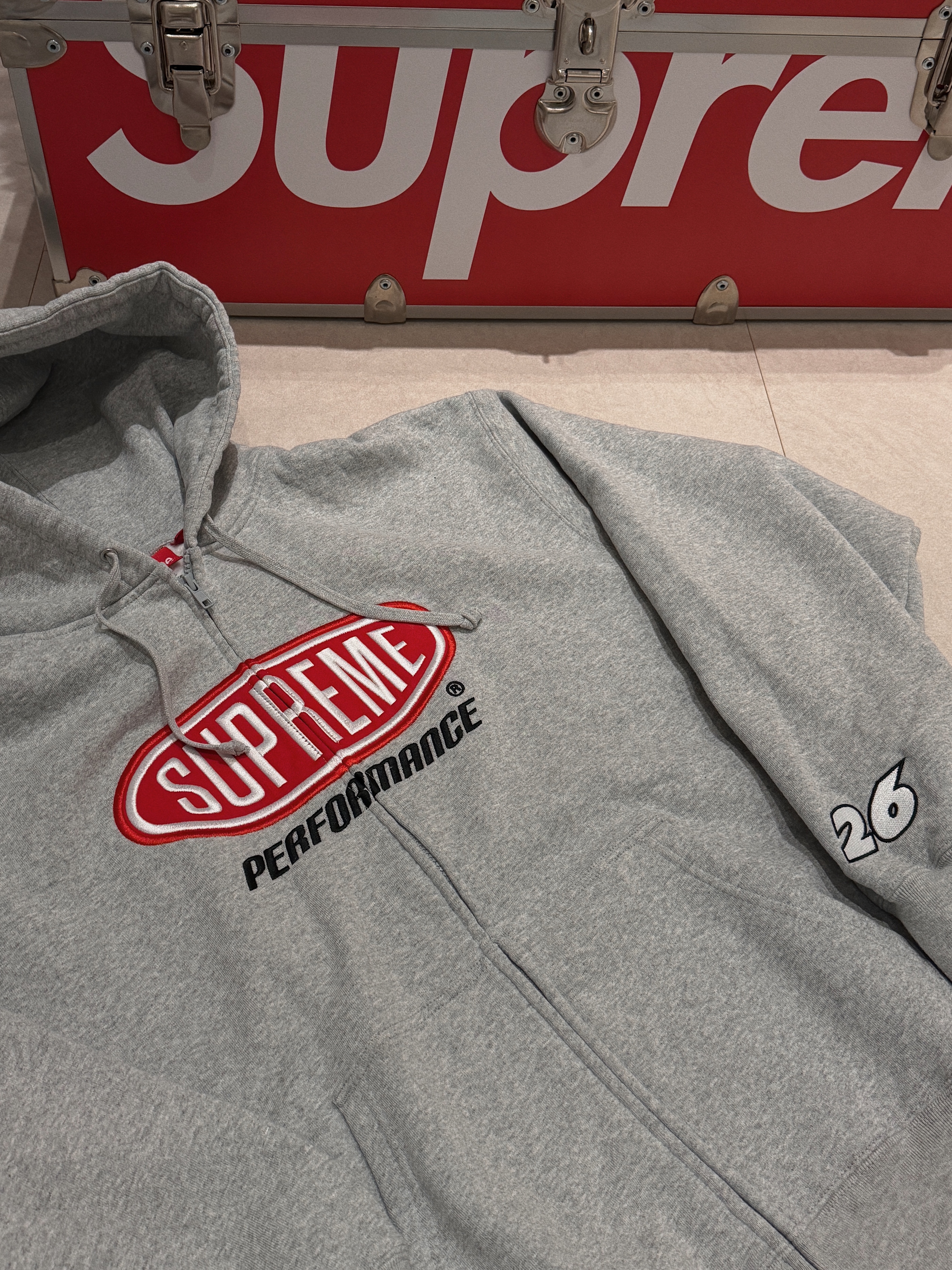 Supreme Performance Zip Up Hooded Sweatshirt Heather Grey - 26SS 착용 스타일 - 4