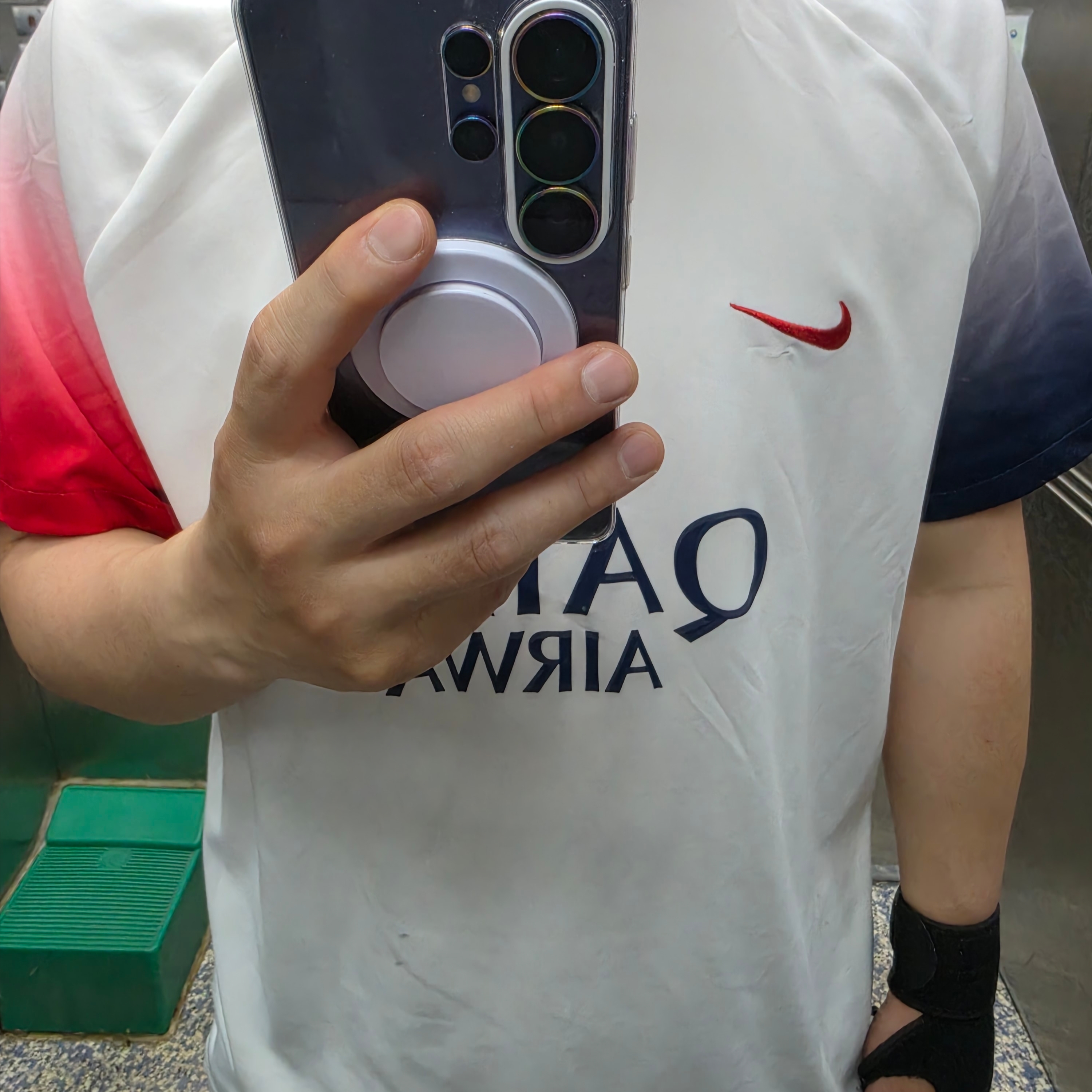 Nike Paris Saint-Germain 2023/24 Dri-Fit Stadium Away Jersey White Midnight Navy (Non Marking Ver.), Samsung Galaxy S26 Ultra 512GB Cobalt Violet (Korean Ver.) 착용 스타일