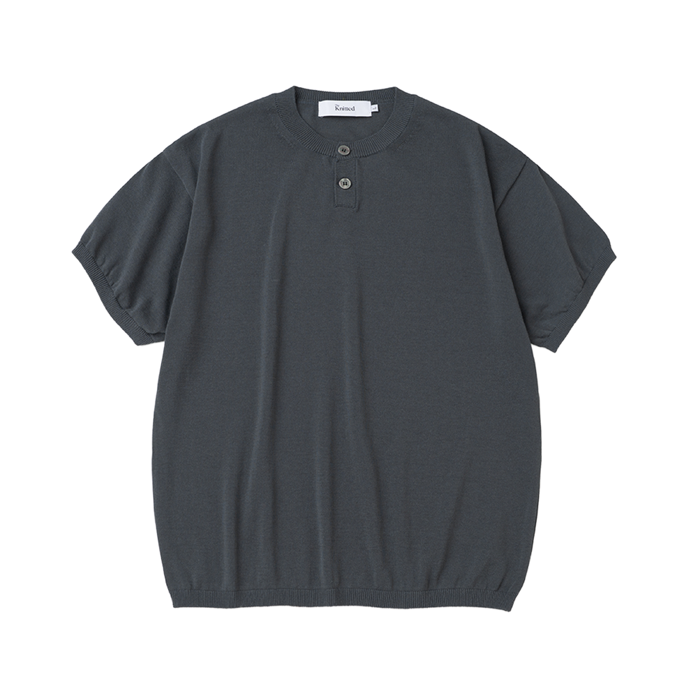 니티드 쉘론 싱글 크롭 헨리넥 니트 차콜(Knitted Shelron Single Crop Henly-Neck Knit Charcoal) - 1