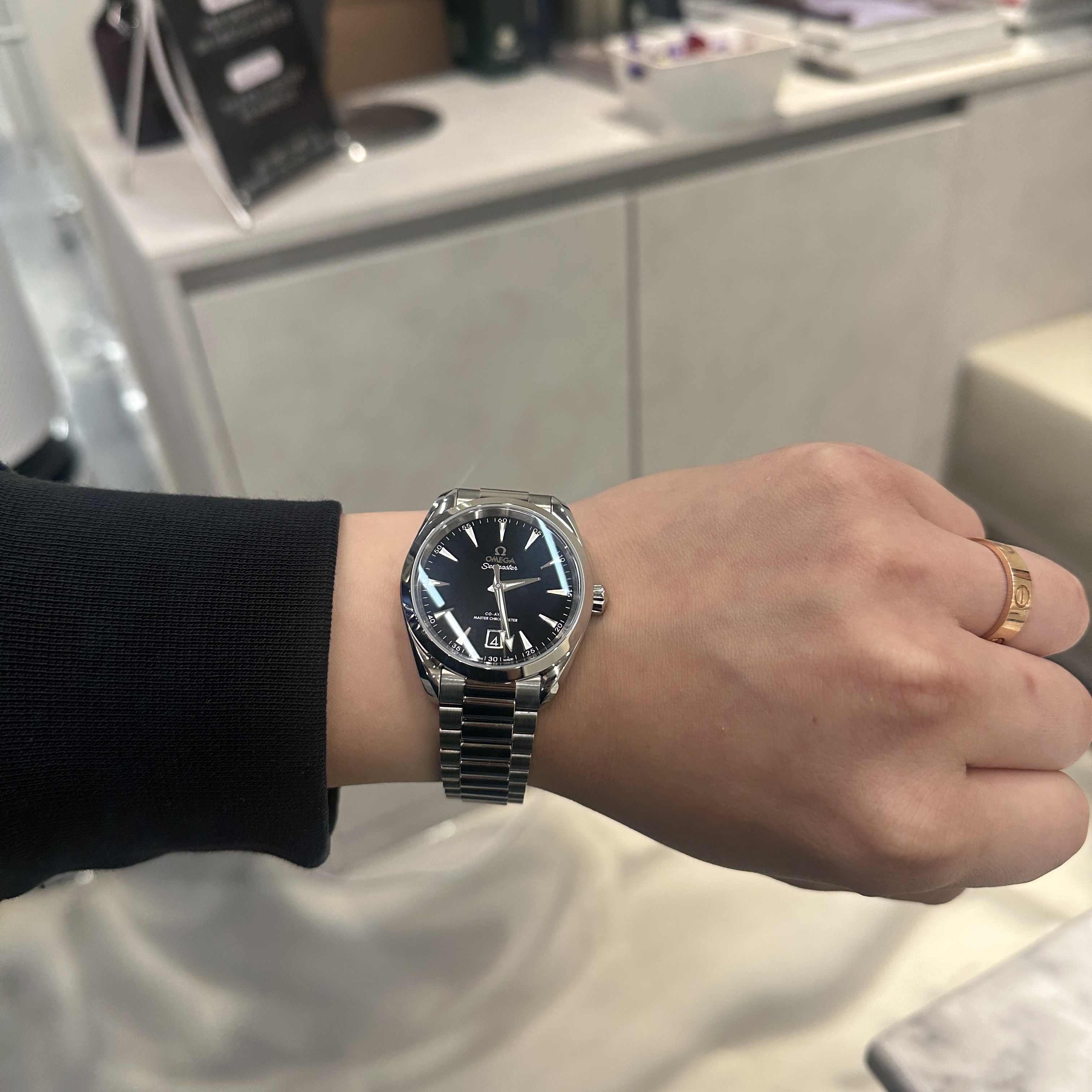 Omega Seamaster Aqua Terra 150M Co Axial Master Chronometer Steel Black 착용 스타일