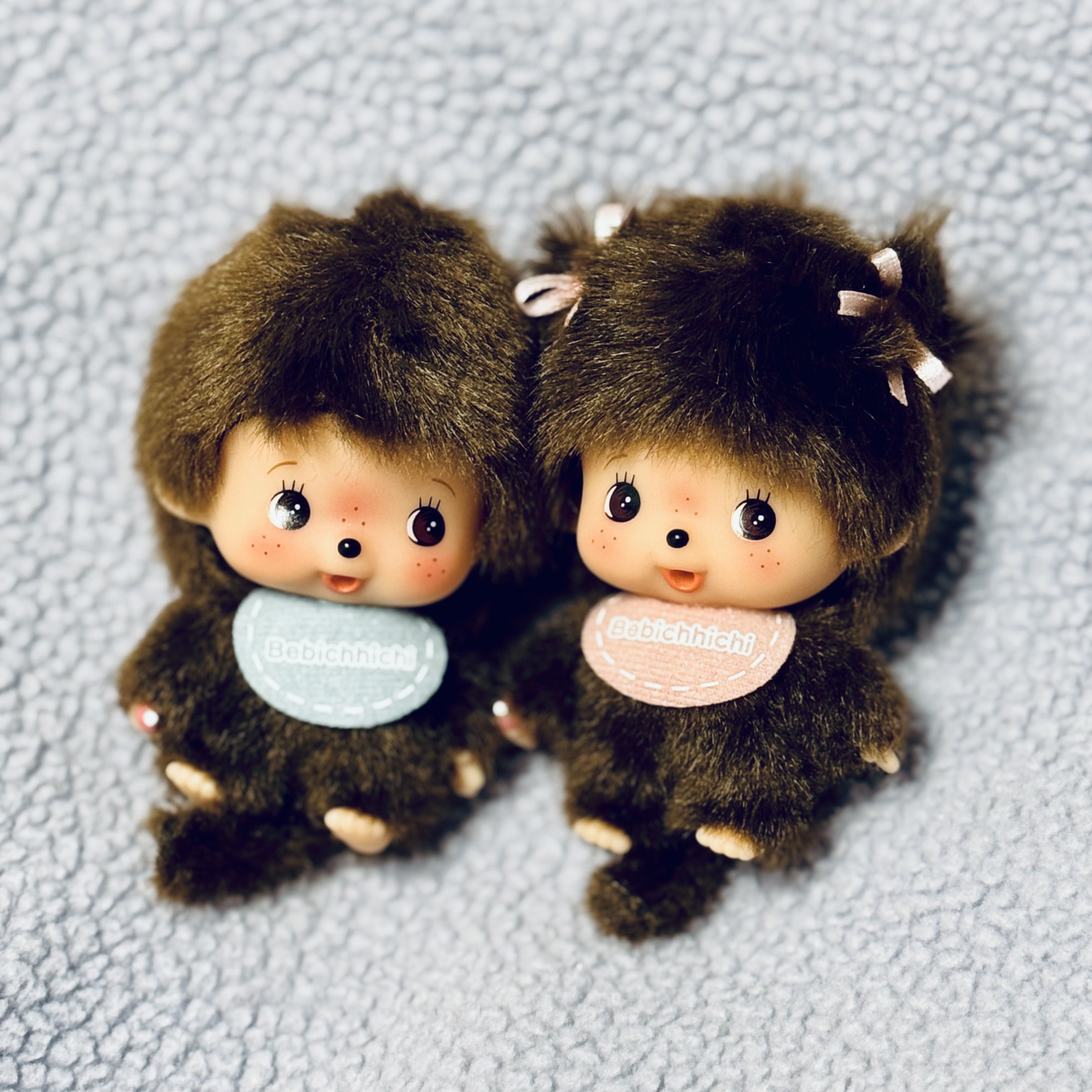 Monchhichi Bebichhichi Bighead SS Boy Key Chain Blue, Monchhichi Bebichhichi Bighead SS Girl Key Chain Pink 착용 스타일