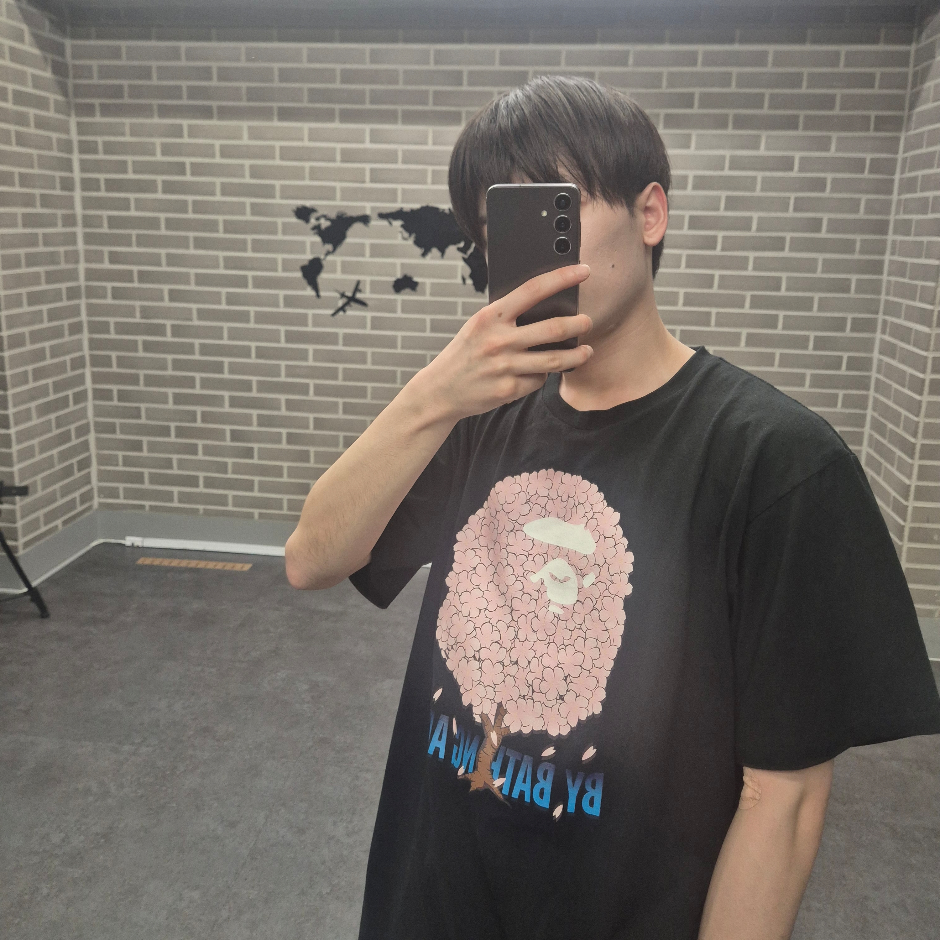 BAPE Sakura By Bathing Ape T-Shirt #1 Black, Adidas x BAPE Jacquard Pants Black - KR Sizing 착용 스타일 - 5