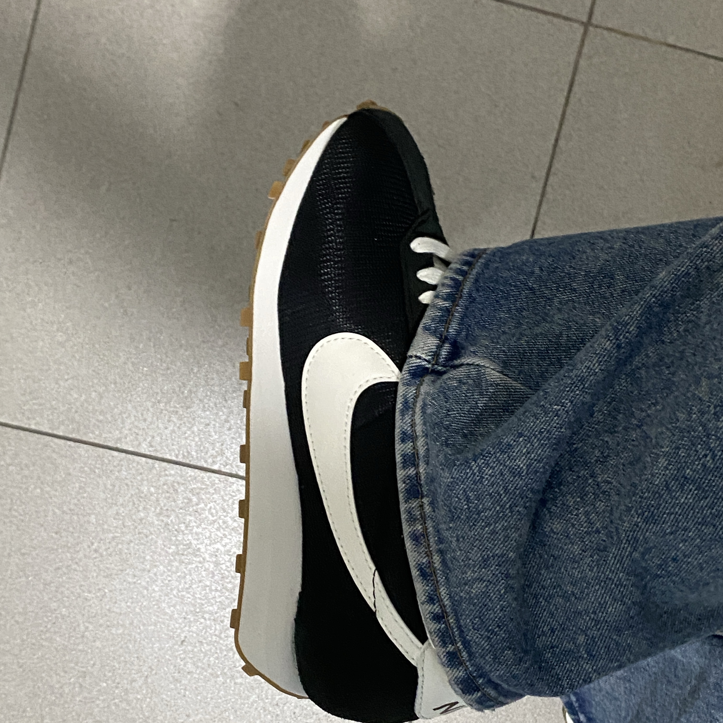 (W) Nike LD-1000 Black Safety Orange 착용 스타일 - 2