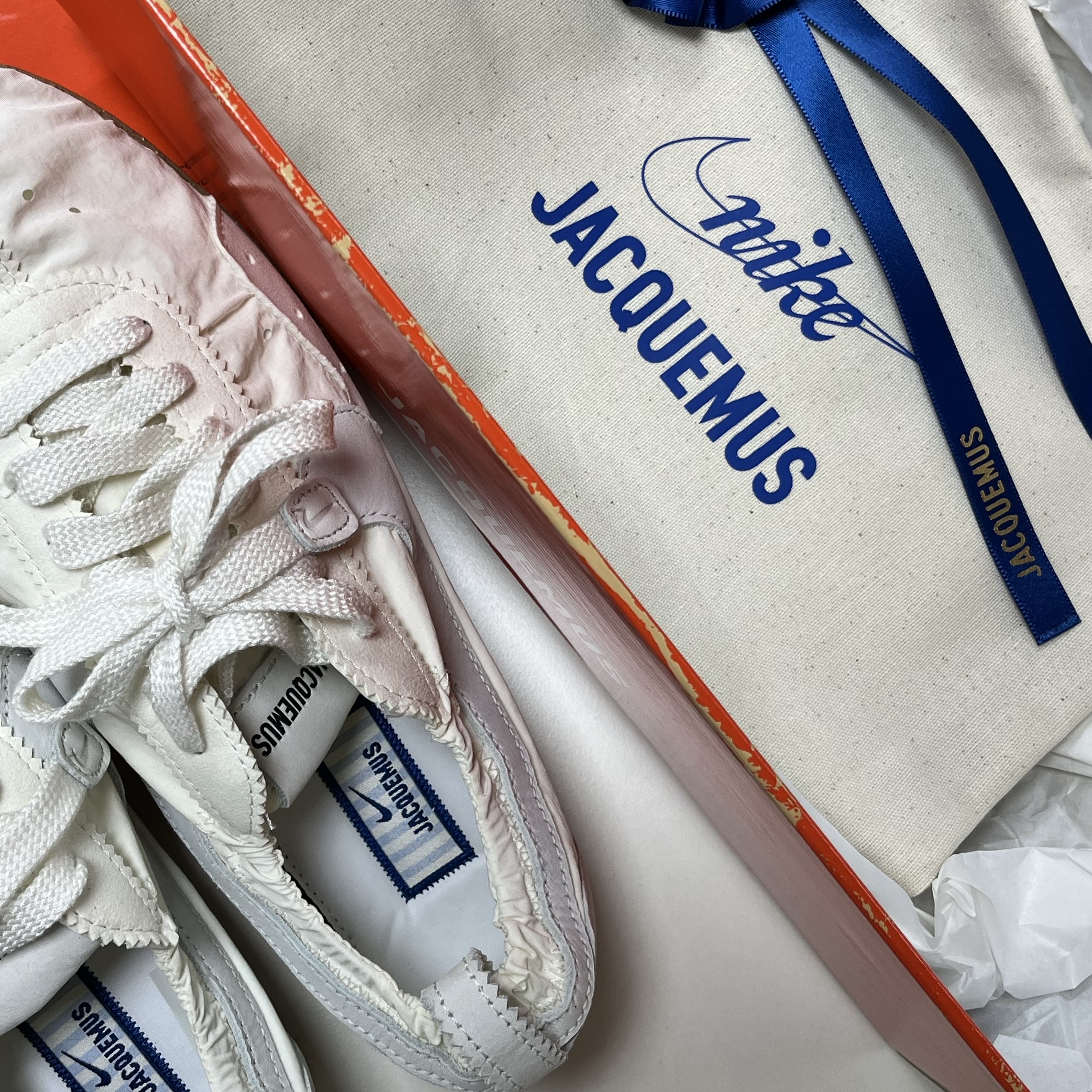 Nike x Jacquemus Moon Shoe SP Soft Pearl Sail 착용 스타일