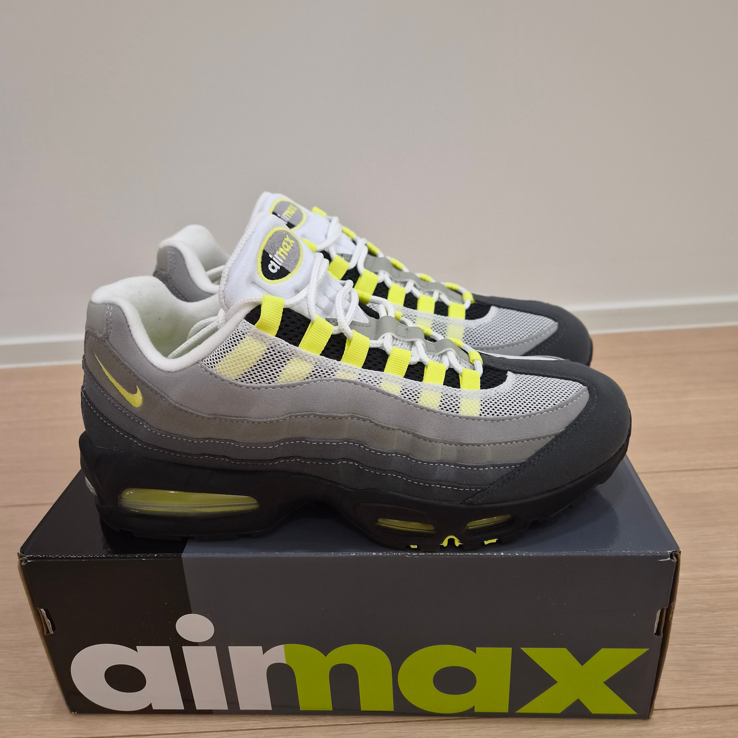 Nike Air Max 95 OG Neon 착용 스타일 - 2
