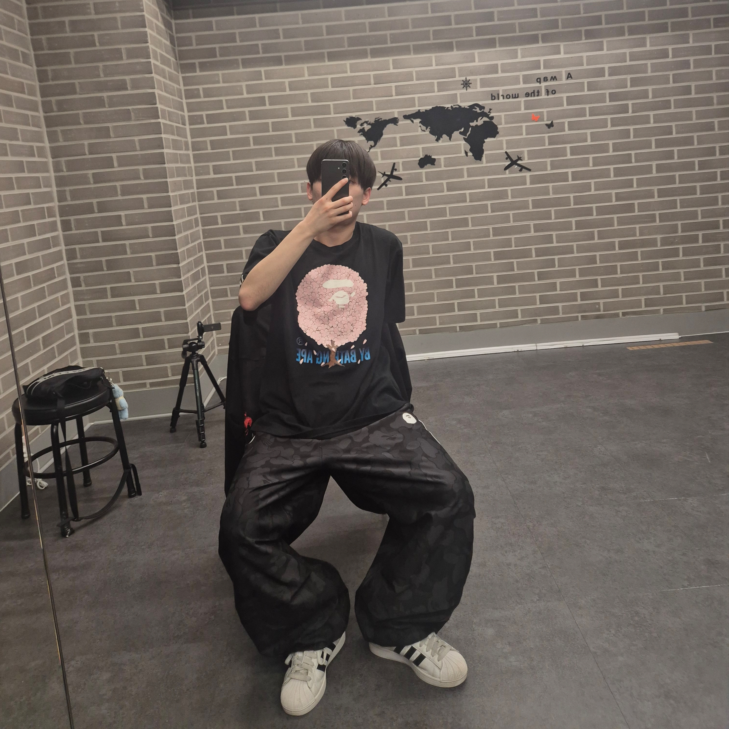 BAPE Sakura By Bathing Ape T-Shirt #1 Black, Adidas x BAPE Jacquard Pants Black - KR Sizing 착용 스타일 - 1