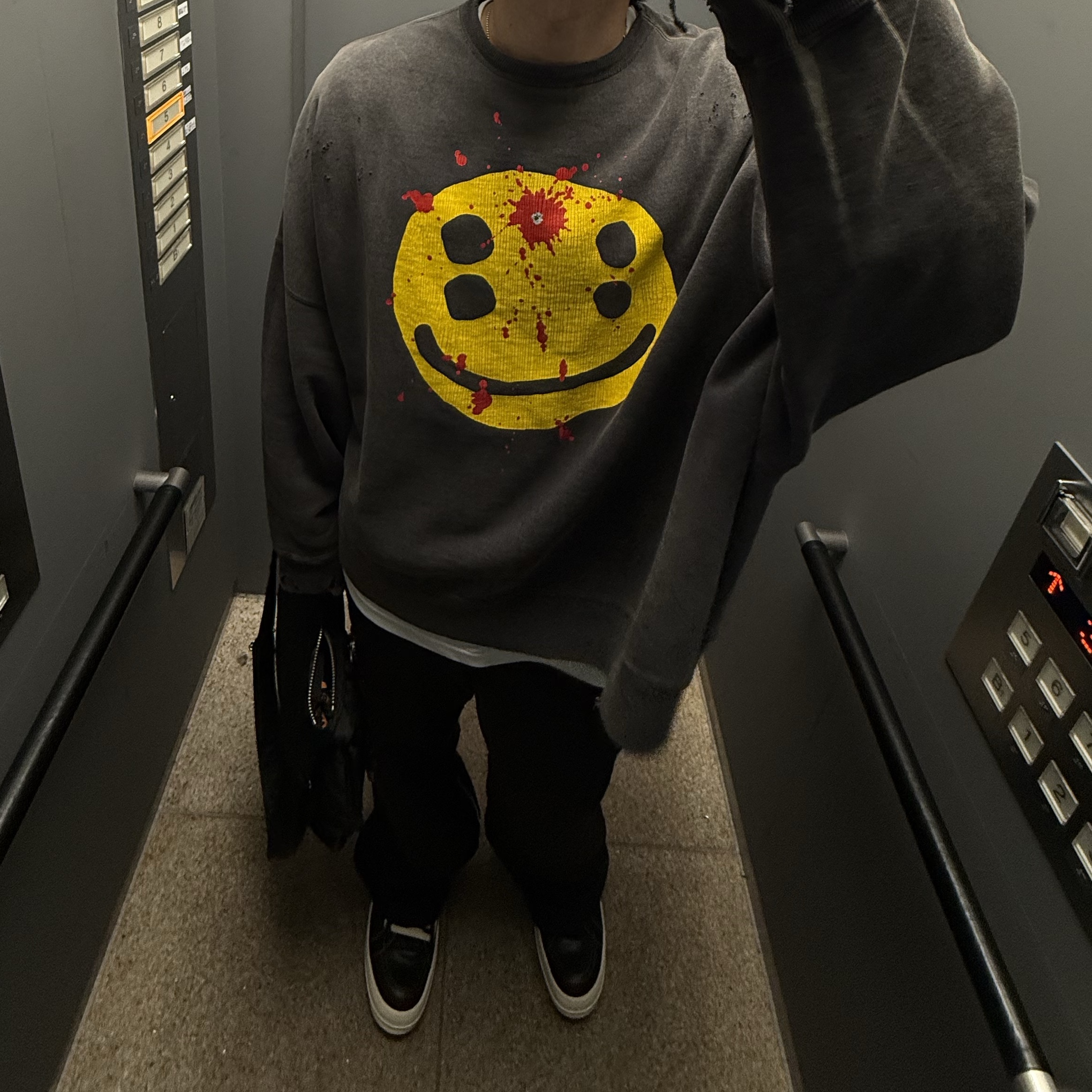 Saint Mxxxxxx x Cactus Plant Flea Market Smile Sweatshirt Black - 24AW 착용 스타일