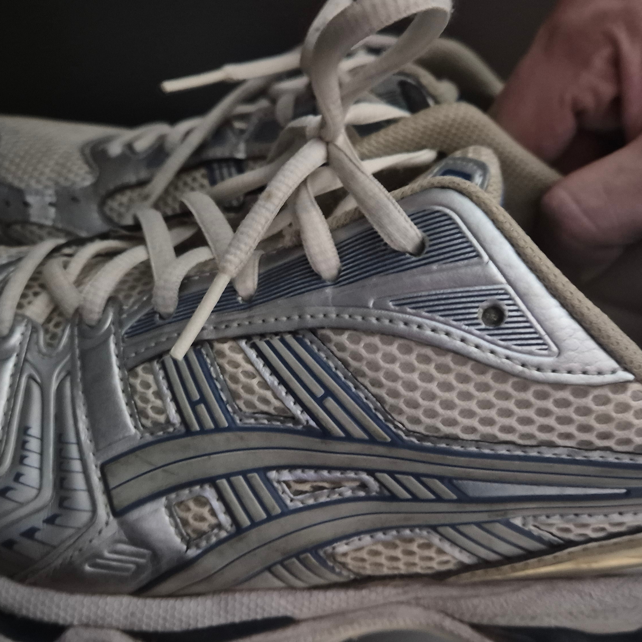 Asics Gel-Kayano 14 Cream Pure Silver 착용 스타일