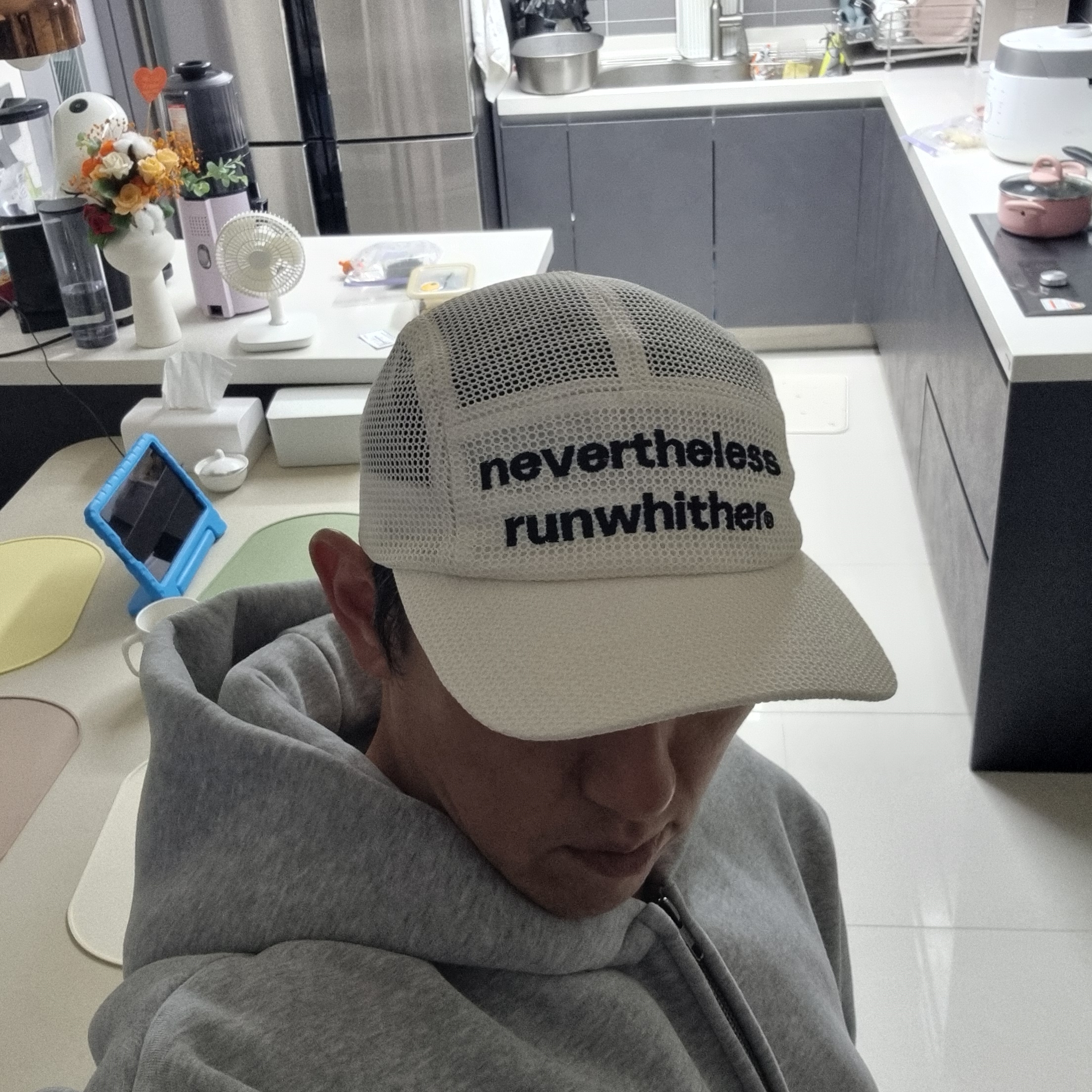 [KREAM 단독] runwhither Mesh Cap Ivory 착용 스타일