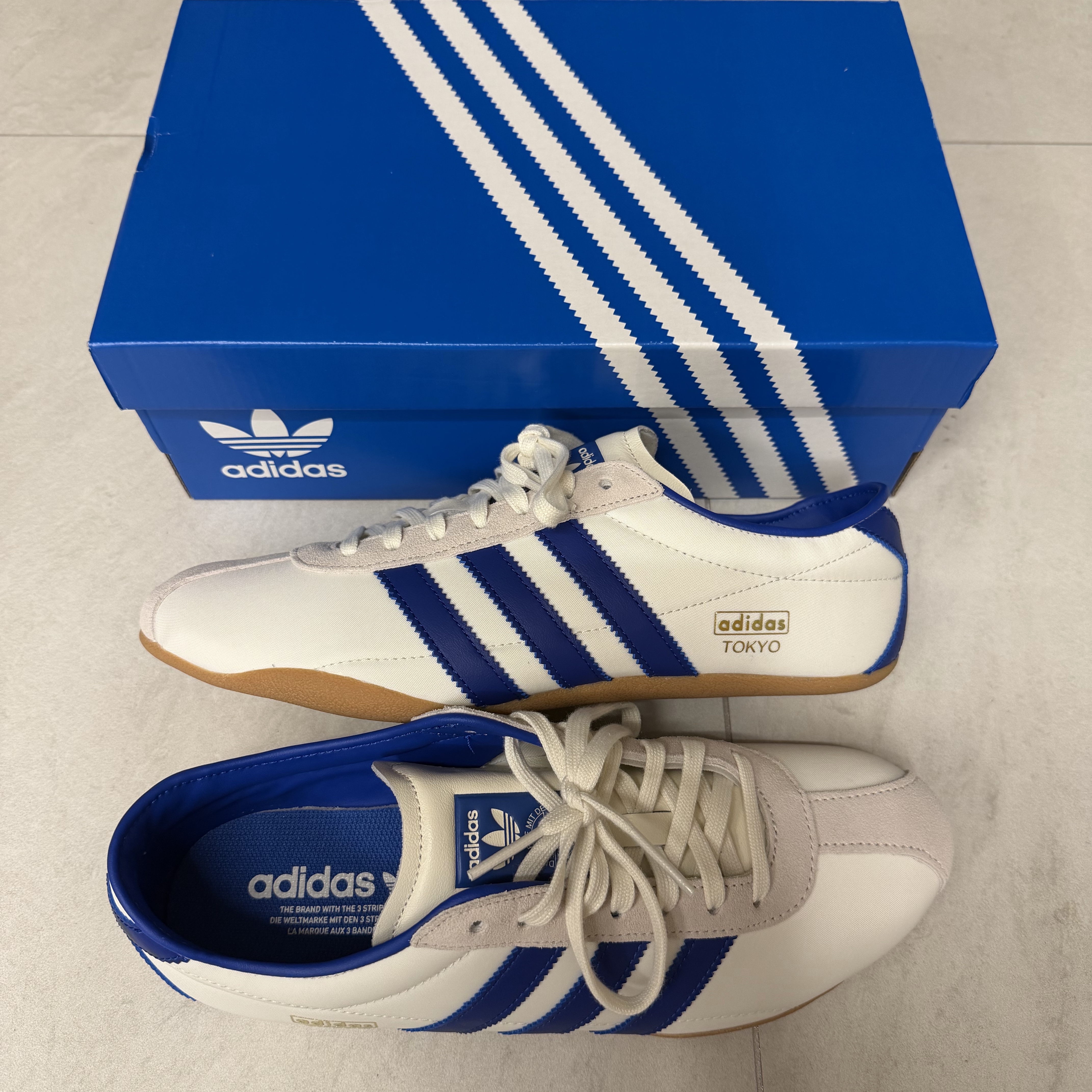 (W) Adidas Tokyo Off White Royal Blue 착용 스타일