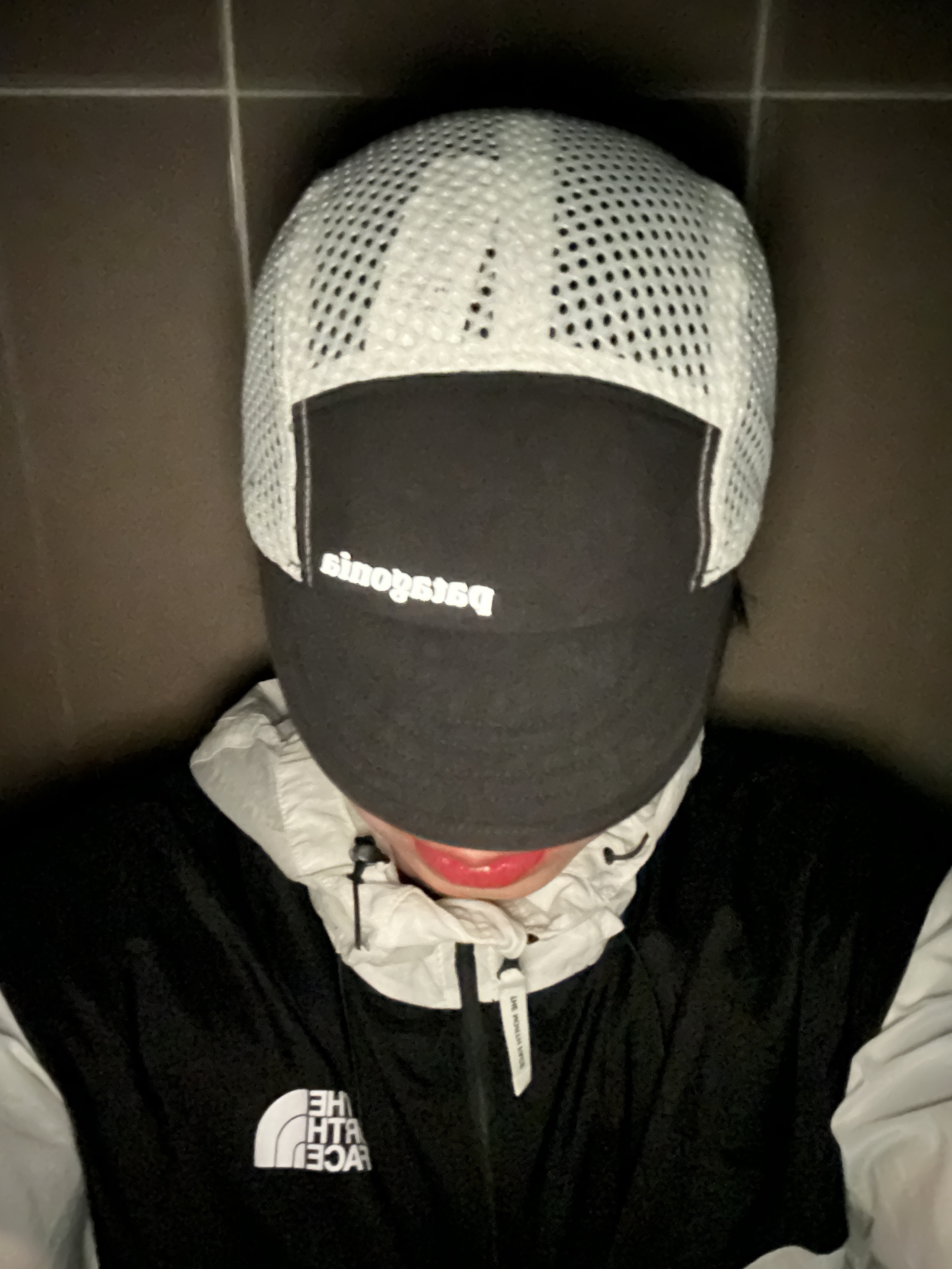 The North Face White Label Ruben Jacket White, Patagonia Duckbill Cap Black 착용 스타일 - 3