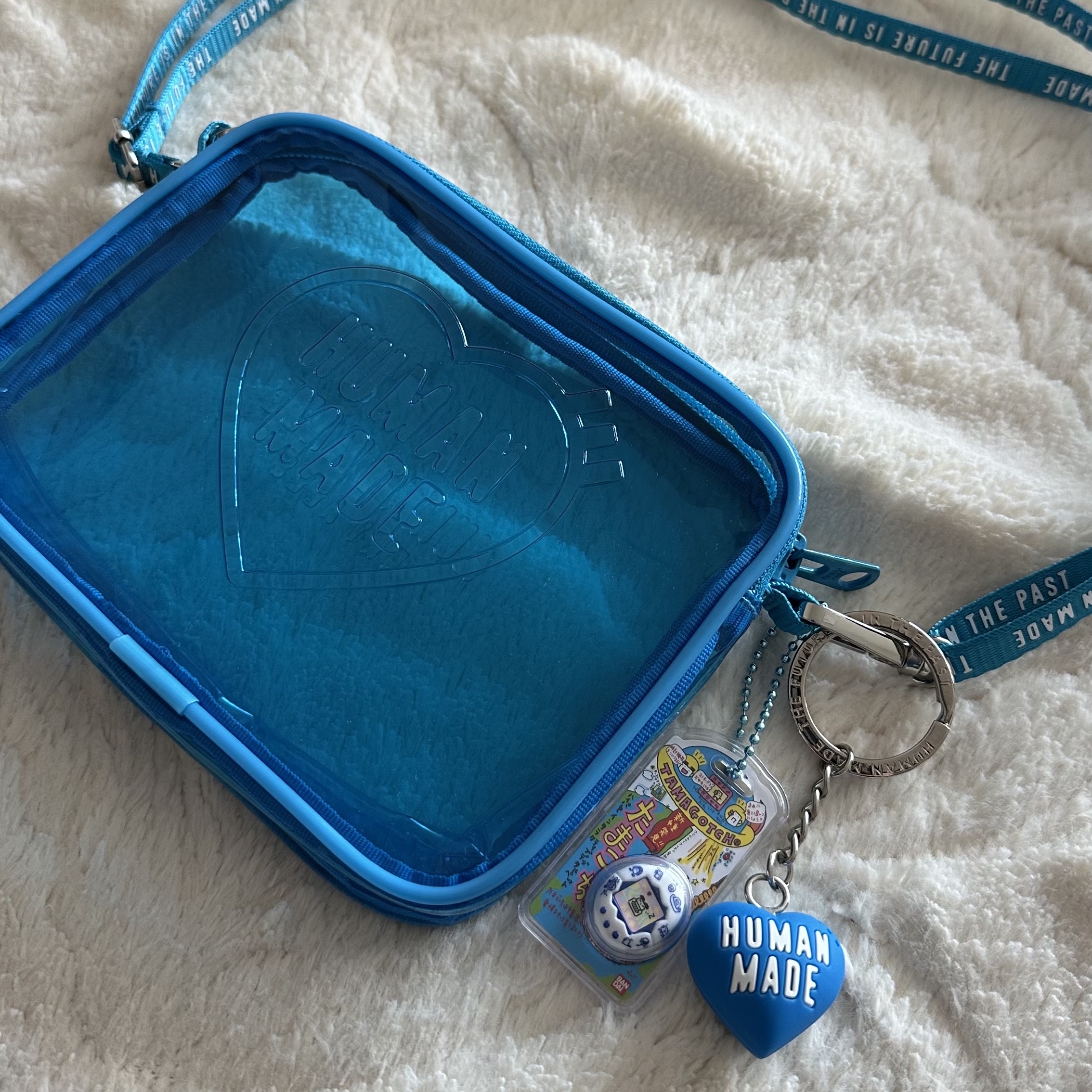 Human Made PVC Pouch Small Blue 착용 스타일