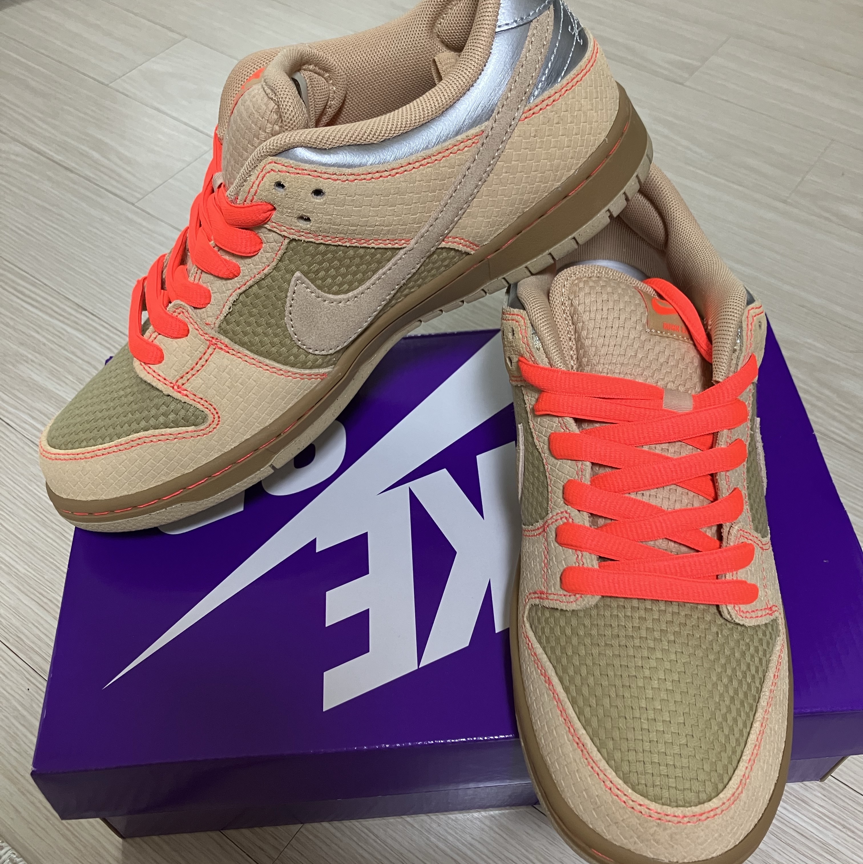 Nike SB Dunk Low Songkran Canvas and Parachute Beige 착용 스타일 - 4