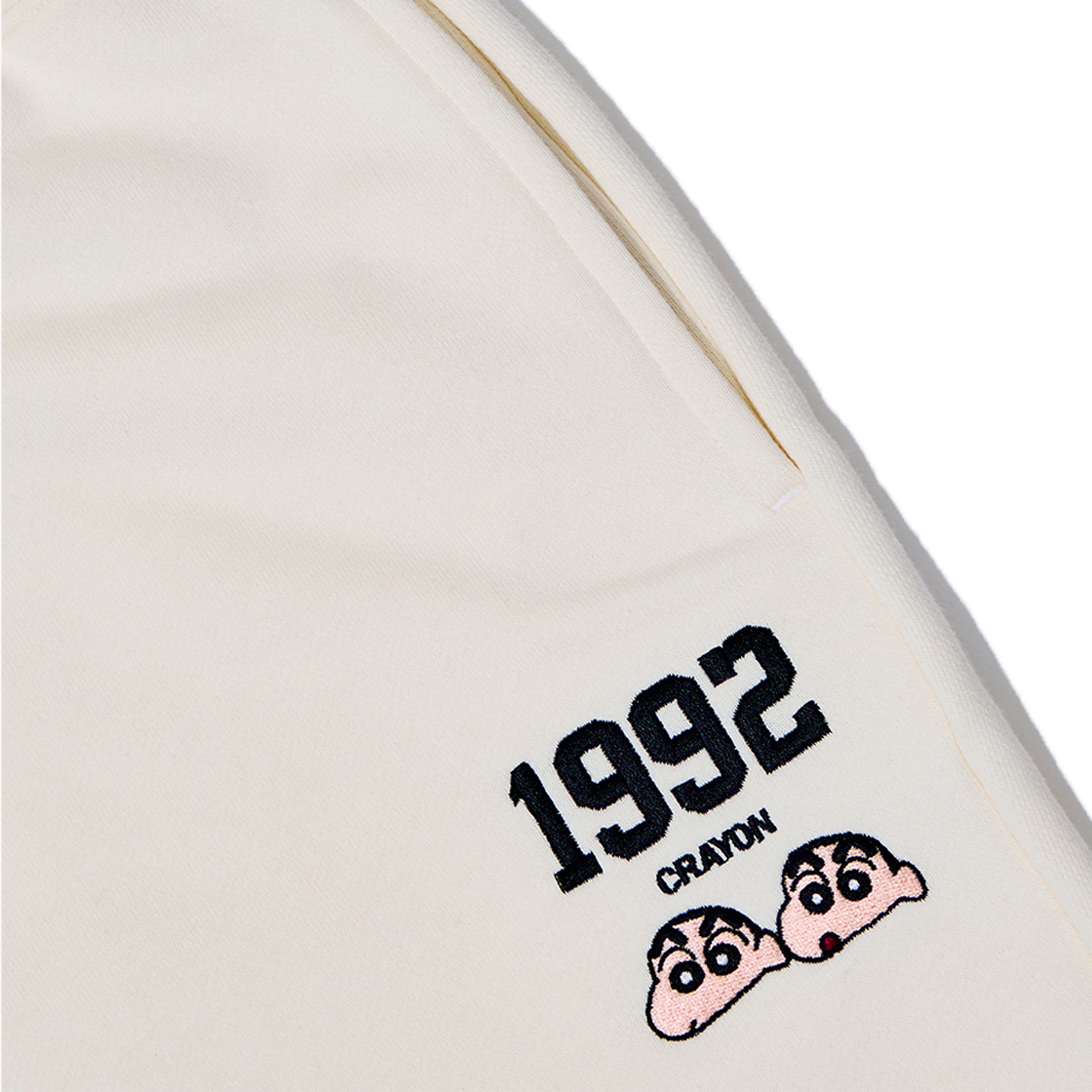 댄꼼마 X 짱구 1992 트레이닝 반바지 (크림)(DANCOMMA x Crayon Shin-chan 1992 Sweat Shorts (Cream)) - 4