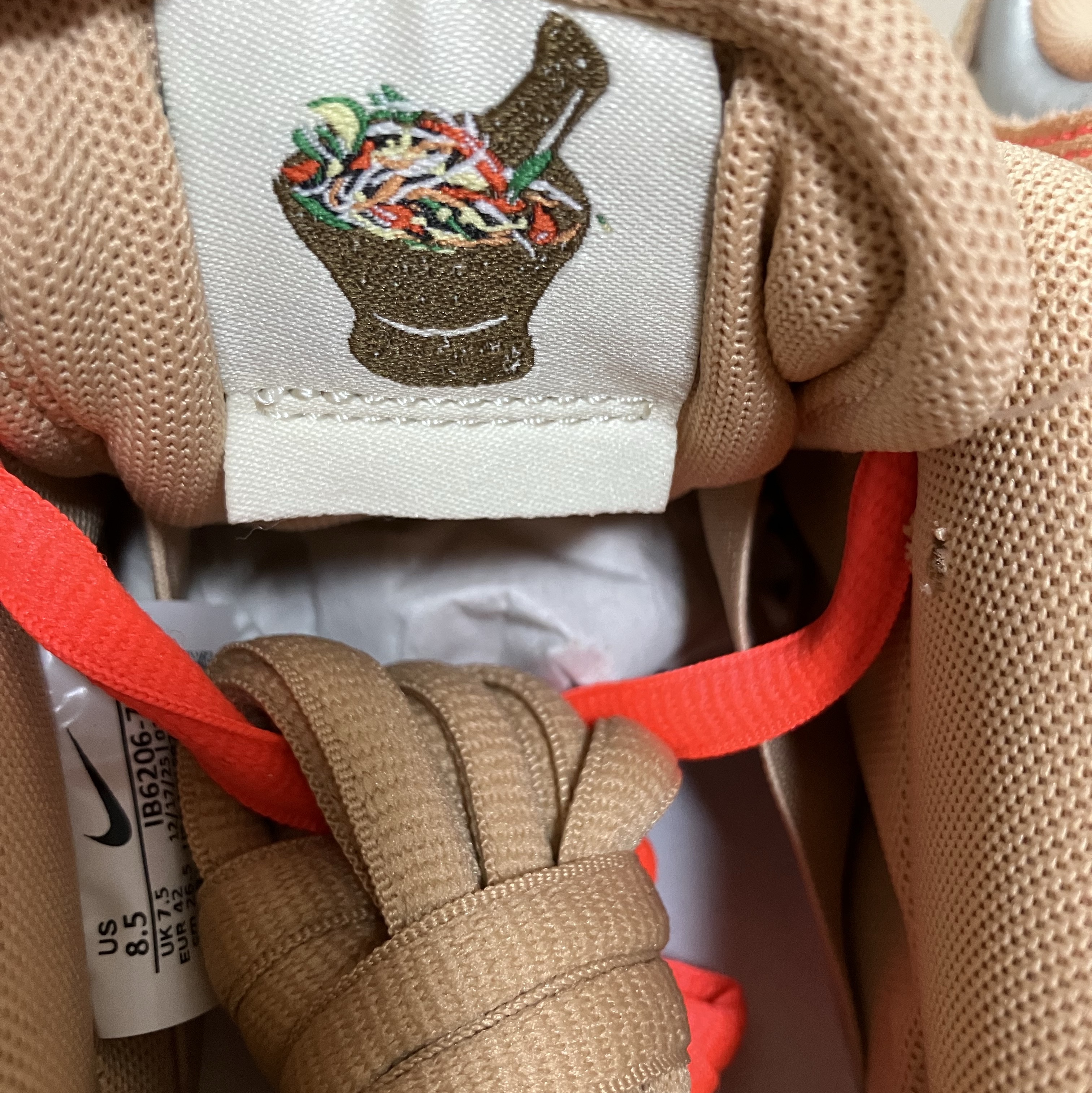 Nike SB Dunk Low Songkran Canvas and Parachute Beige 착용 스타일 - 6