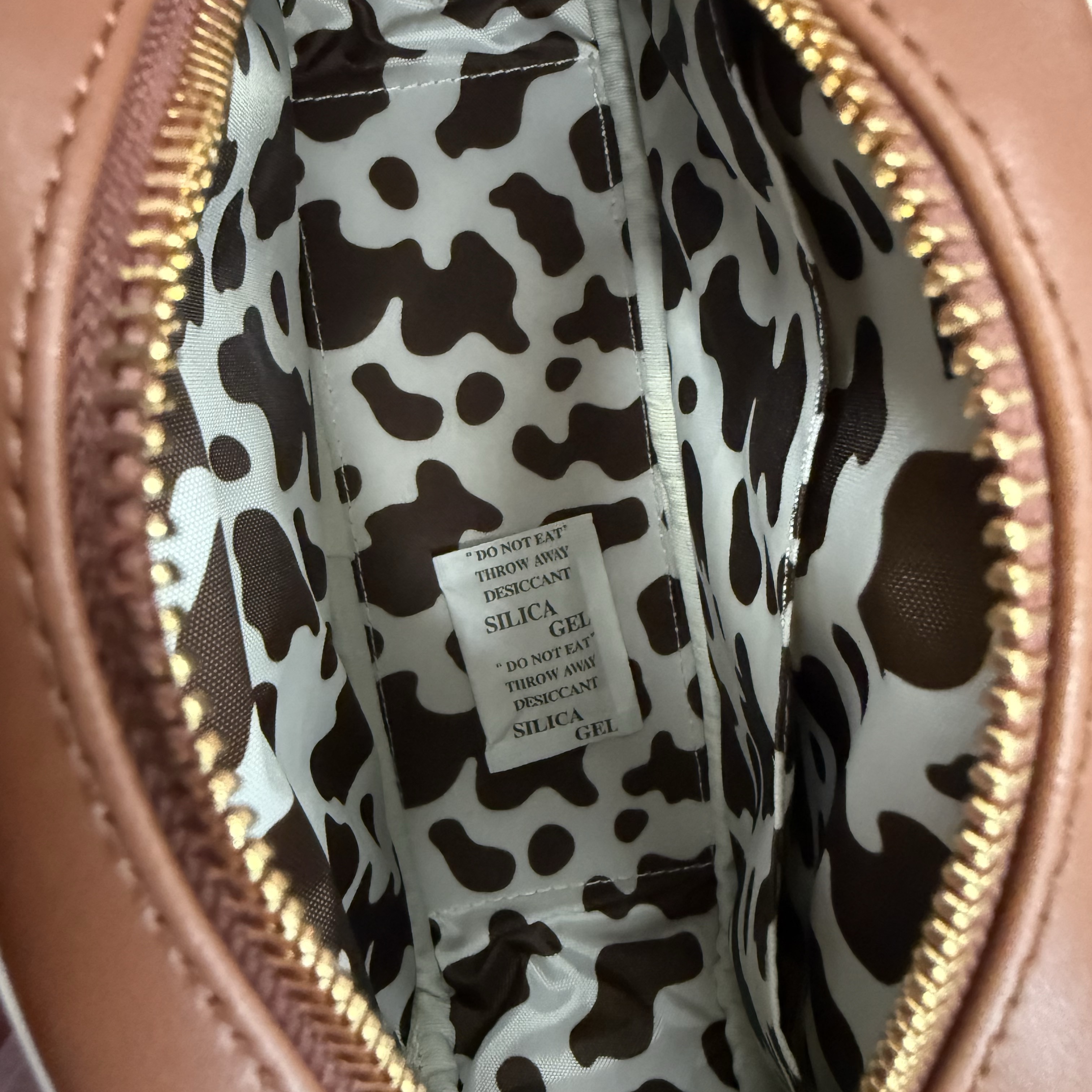 Starbucks x Toy Story 5 MD Cowgirl Bowling Bag Brown 착용 스타일 - 2