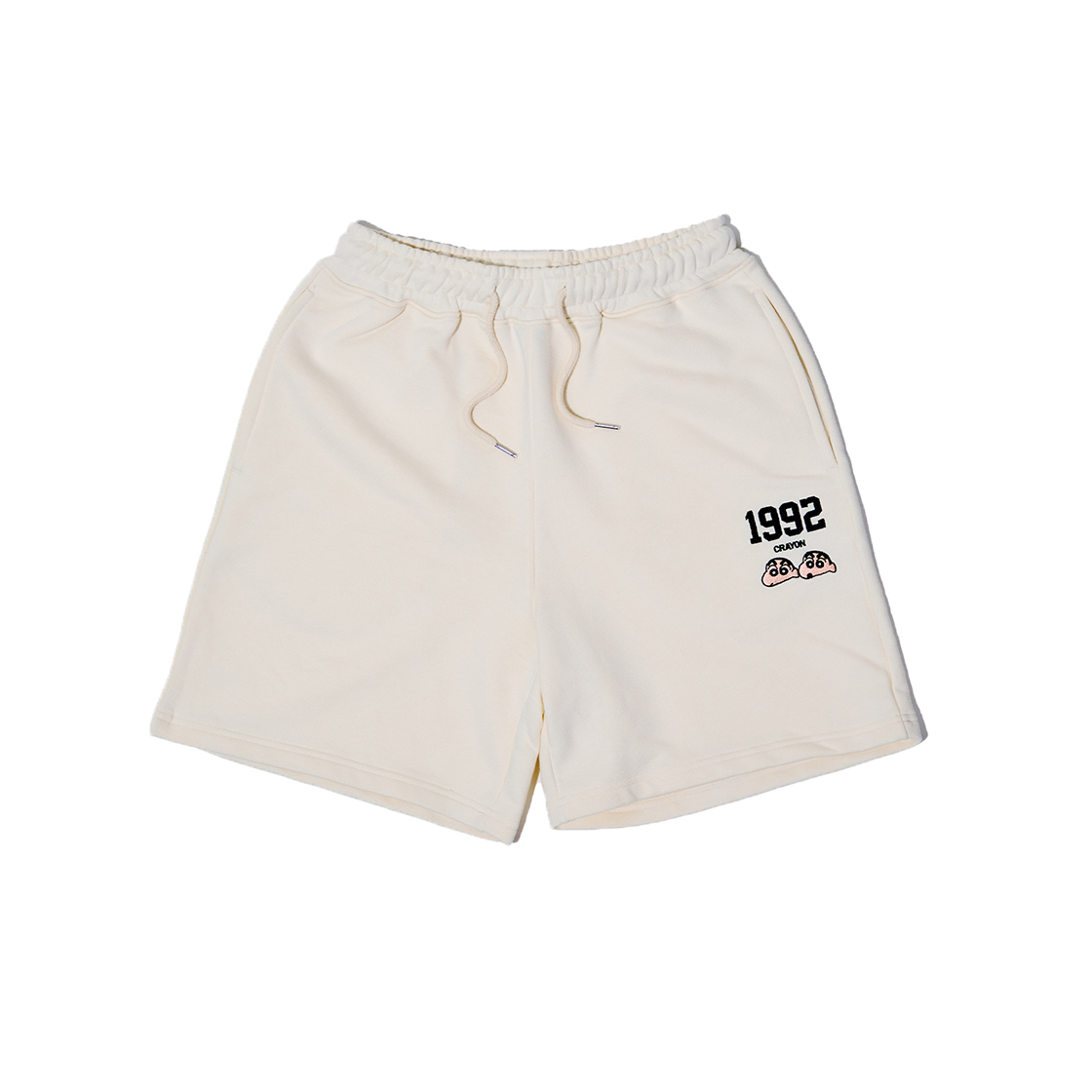댄꼼마 X 짱구 1992 트레이닝 반바지 (크림)(DANCOMMA x Crayon Shin-chan 1992 Sweat Shorts (Cream))