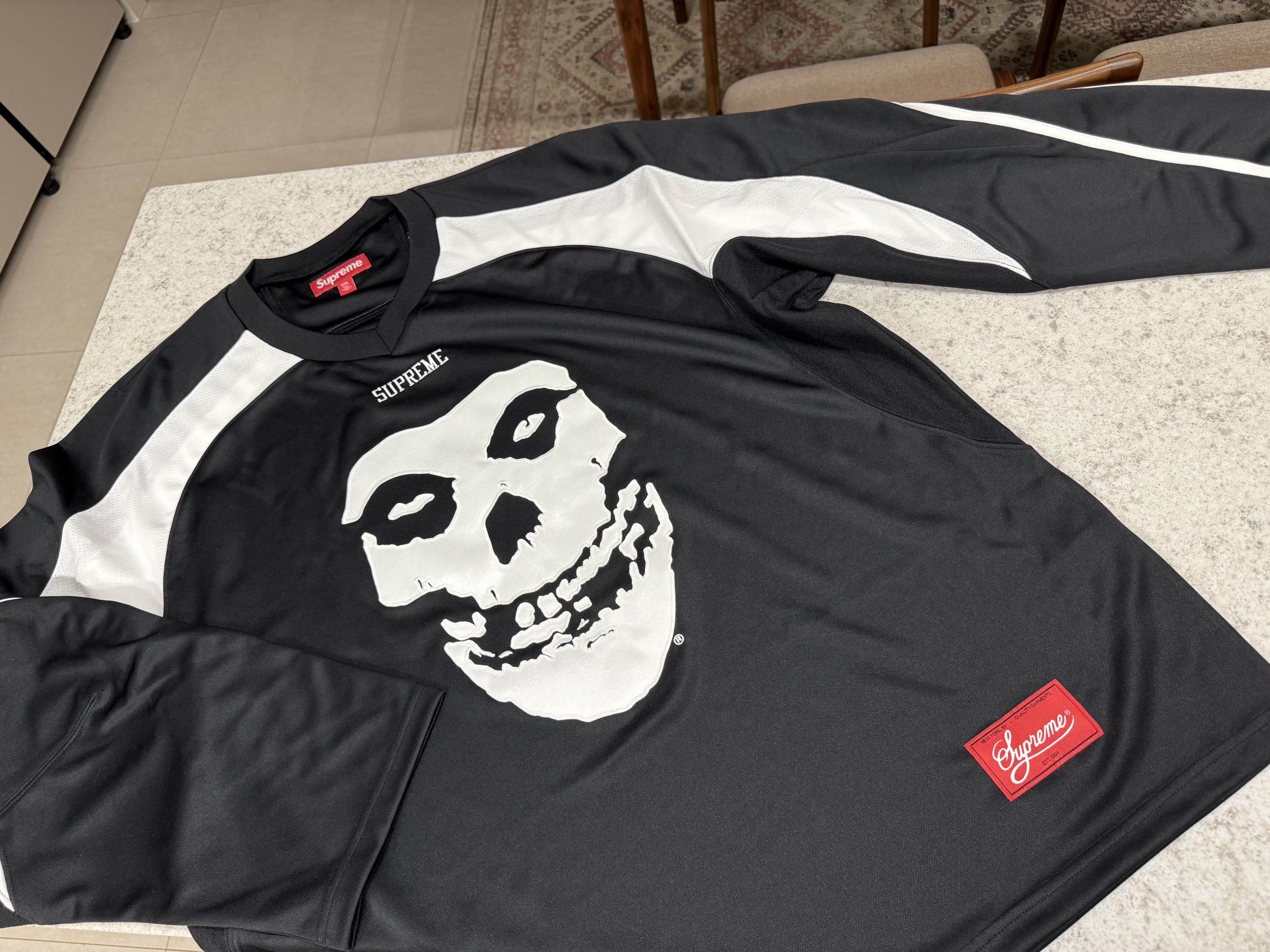 Supreme x The Misfits Hockey Jersey Black - 26SS 착용 스타일 - 1